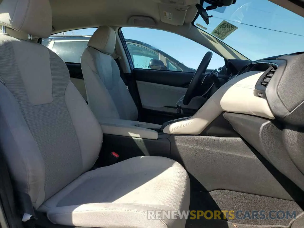 7 Photograph of a damaged car 19XZE4F14KE005552 HONDA INSIGHT 2019