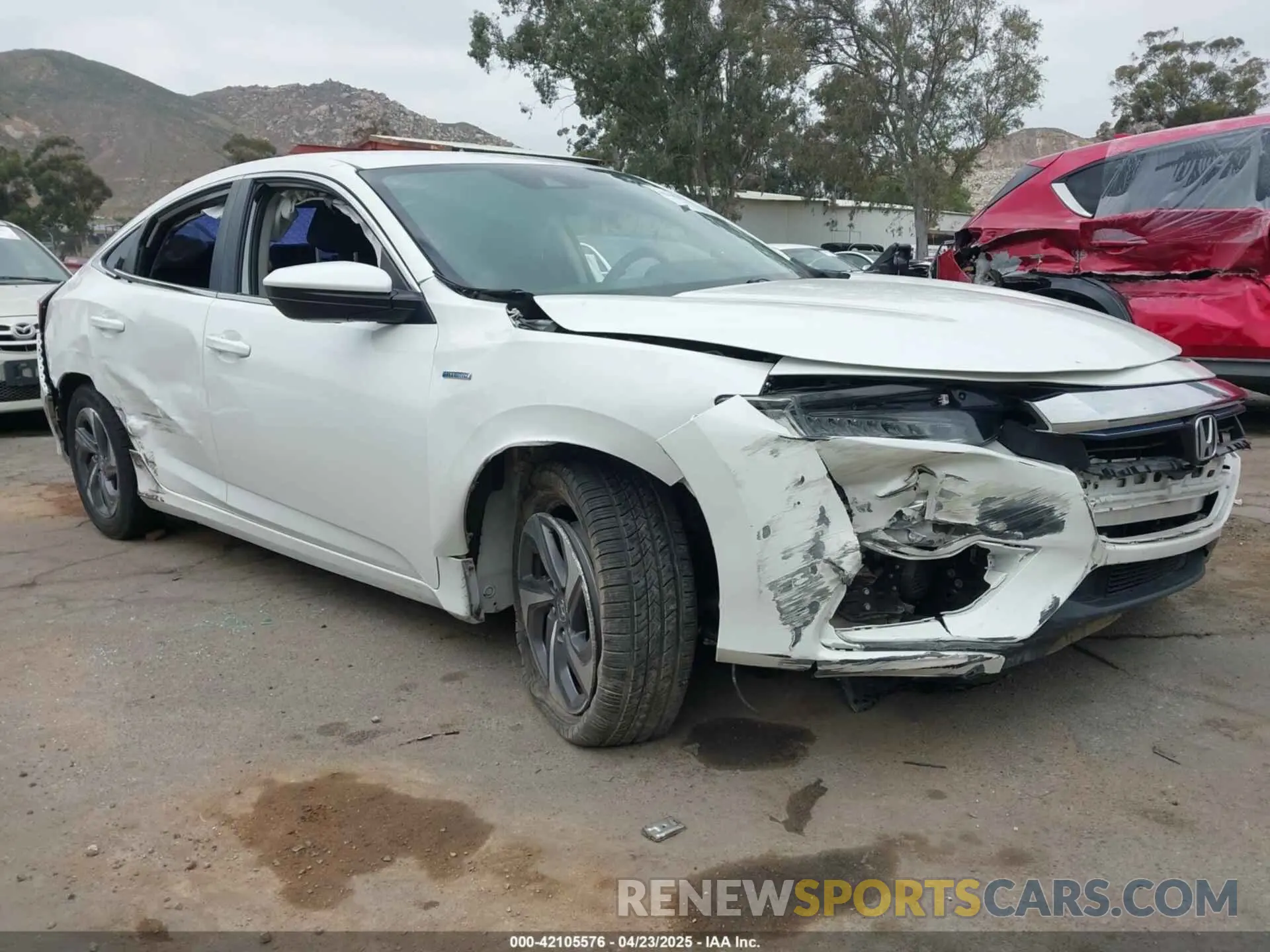 1 Photograph of a damaged car 19XZE4F15KE028600 HONDA INSIGHT 2019