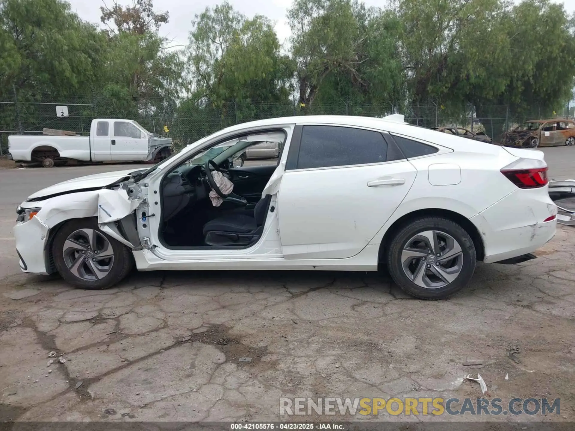 14 Photograph of a damaged car 19XZE4F15KE028600 HONDA INSIGHT 2019