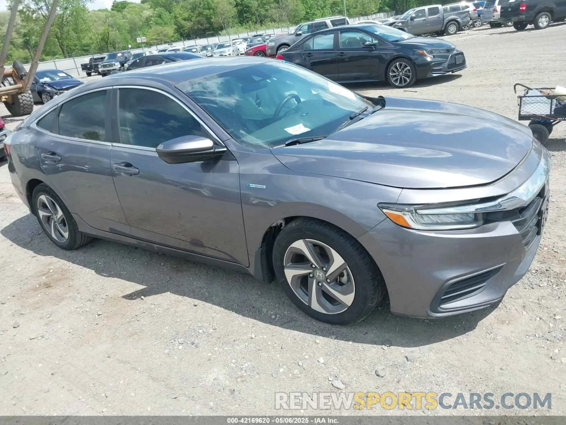 1 Photograph of a damaged car 19XZE4F16KE011059 HONDA INSIGHT 2019