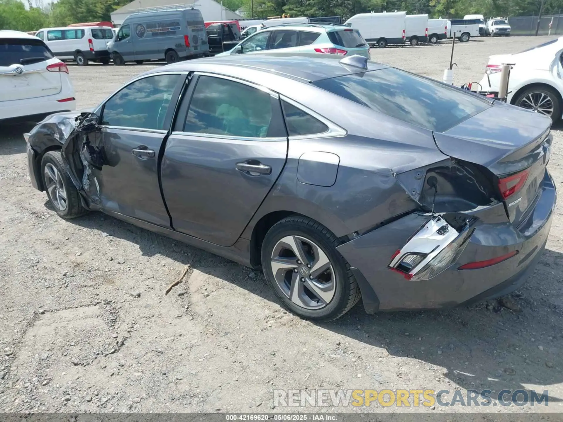 3 Photograph of a damaged car 19XZE4F16KE011059 HONDA INSIGHT 2019