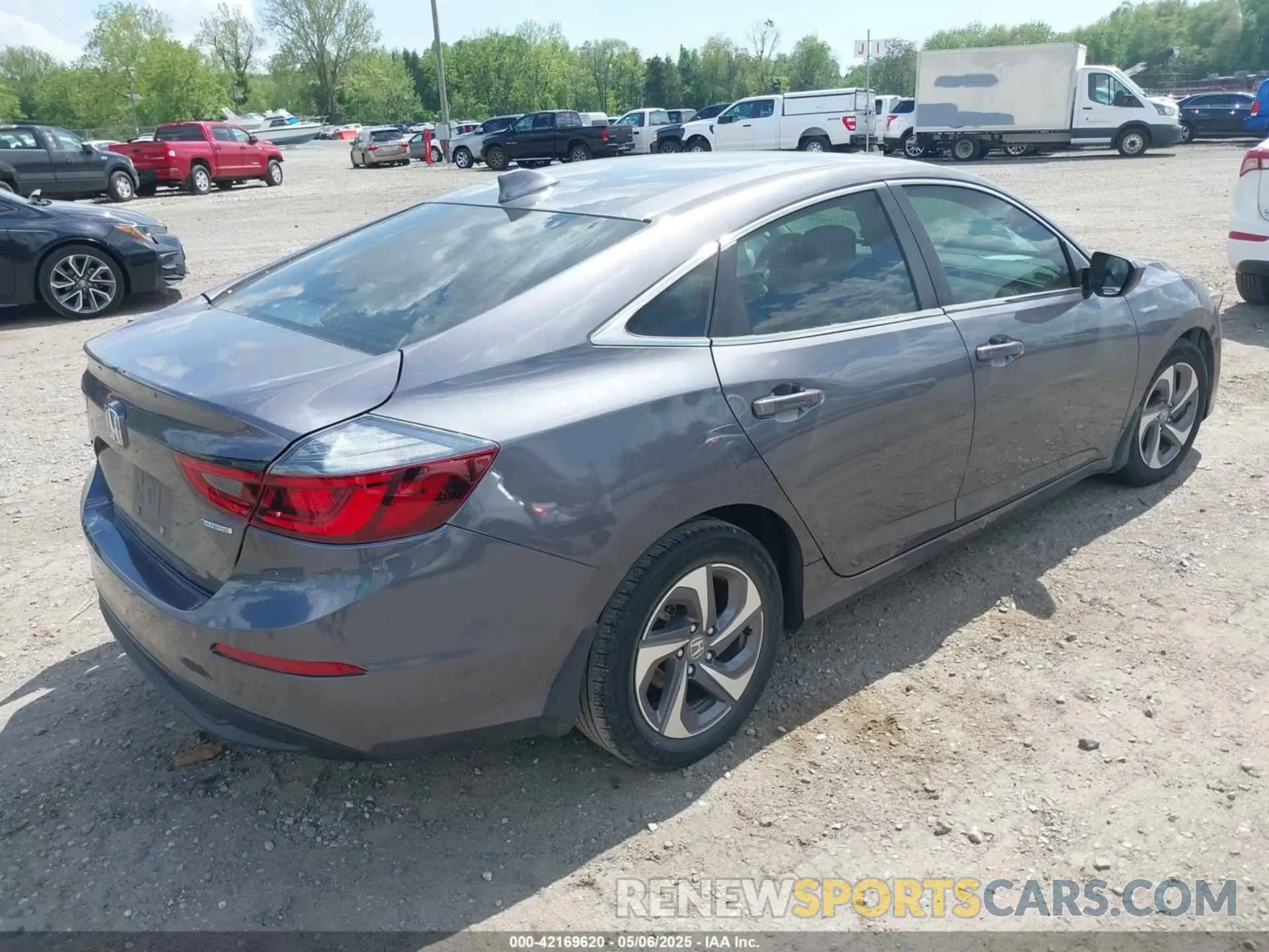 4 Photograph of a damaged car 19XZE4F16KE011059 HONDA INSIGHT 2019