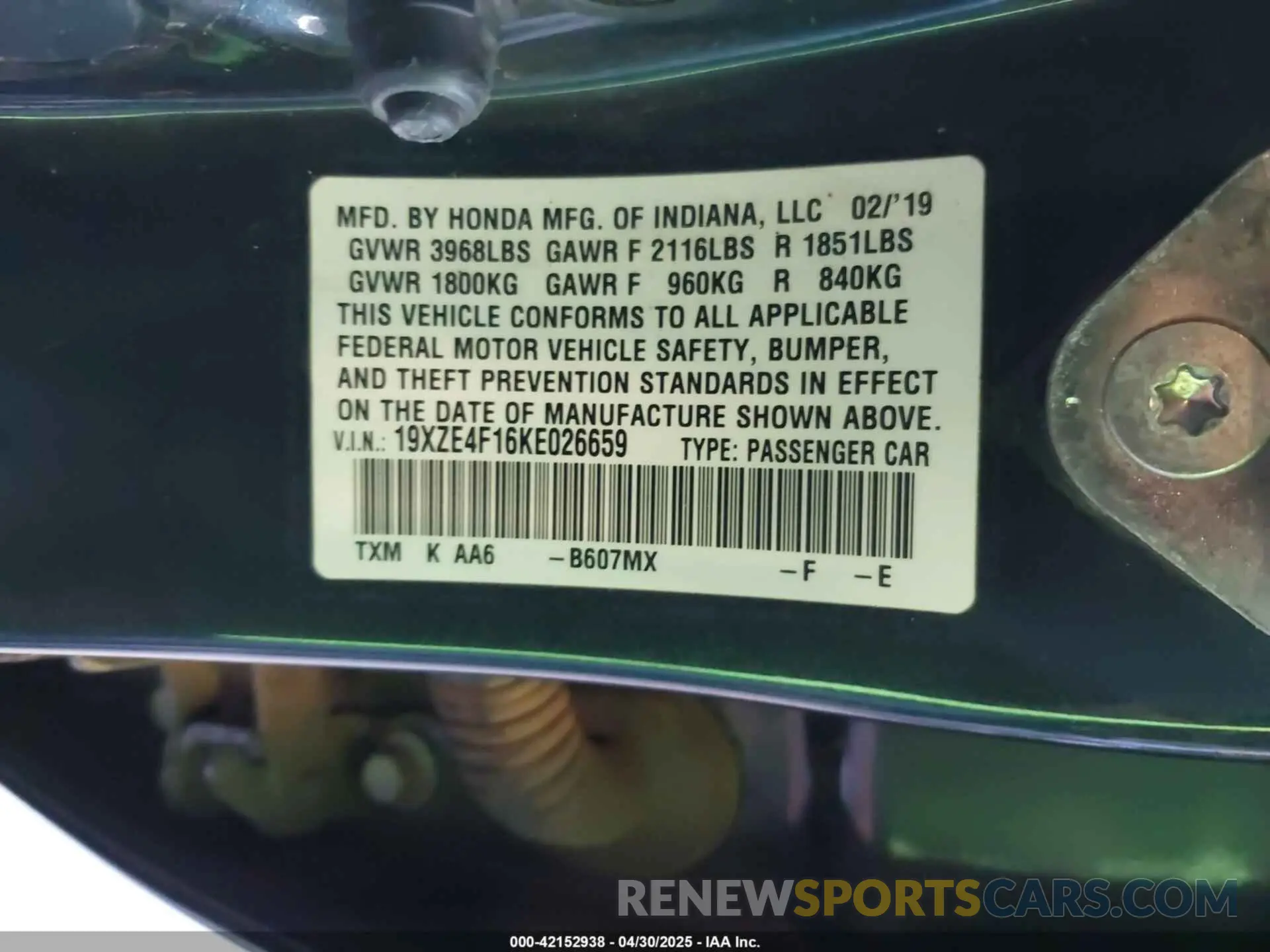 9 Photograph of a damaged car 19XZE4F16KE026659 HONDA INSIGHT 2019