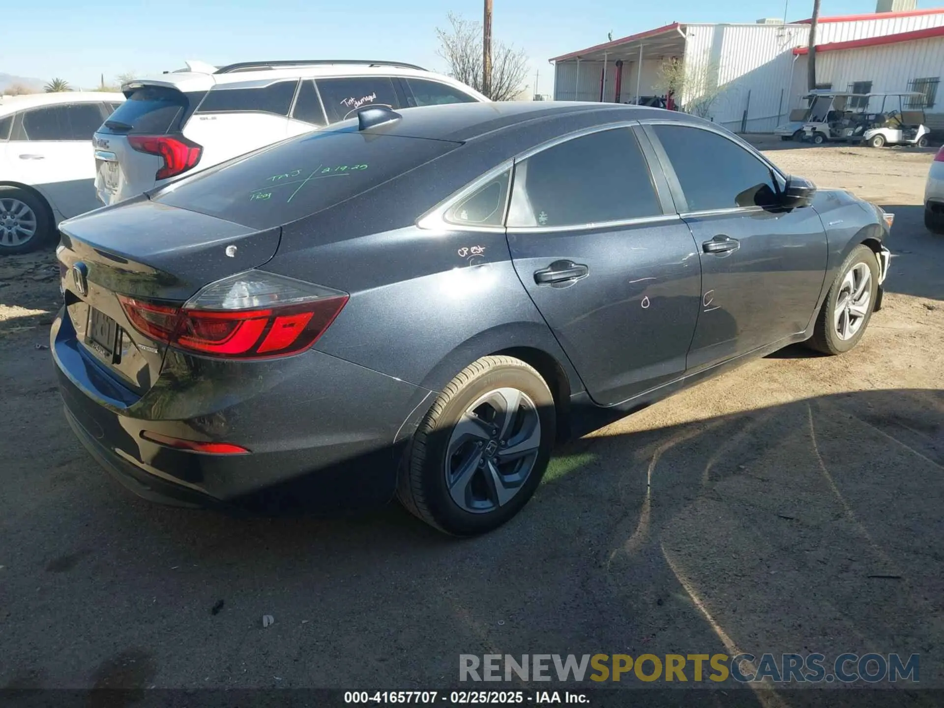 4 Photograph of a damaged car 19XZE4F17KE003004 HONDA INSIGHT 2019