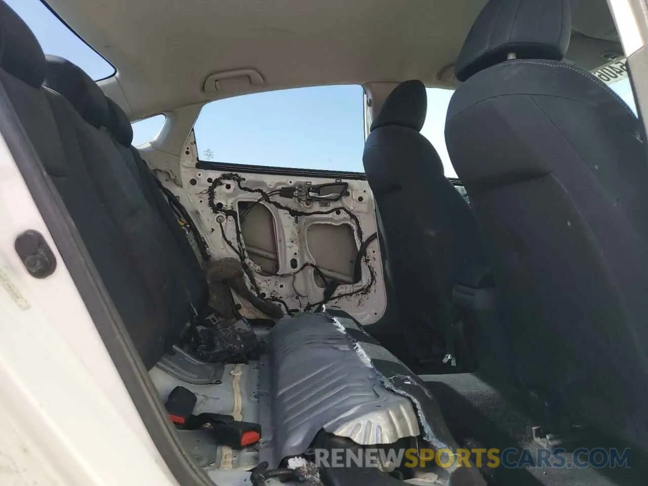 10 Photograph of a damaged car 19XZE4F17KE021048 HONDA INSIGHT 2019