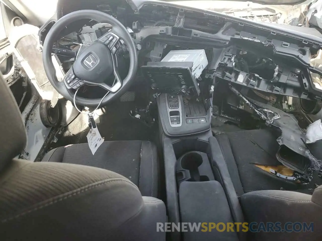 8 Photograph of a damaged car 19XZE4F17KE021048 HONDA INSIGHT 2019