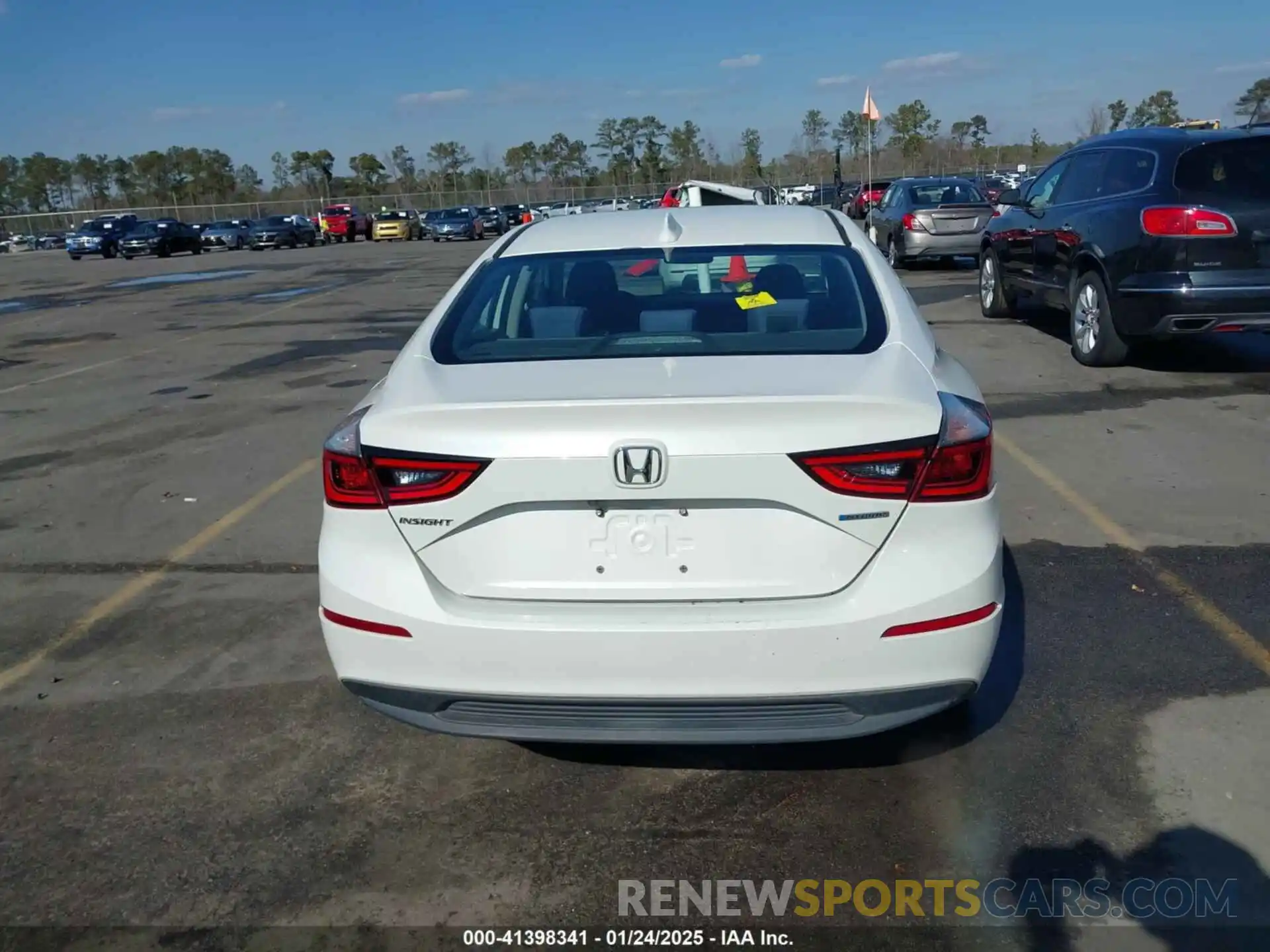 17 Photograph of a damaged car 19XZE4F50KE001436 HONDA INSIGHT 2019