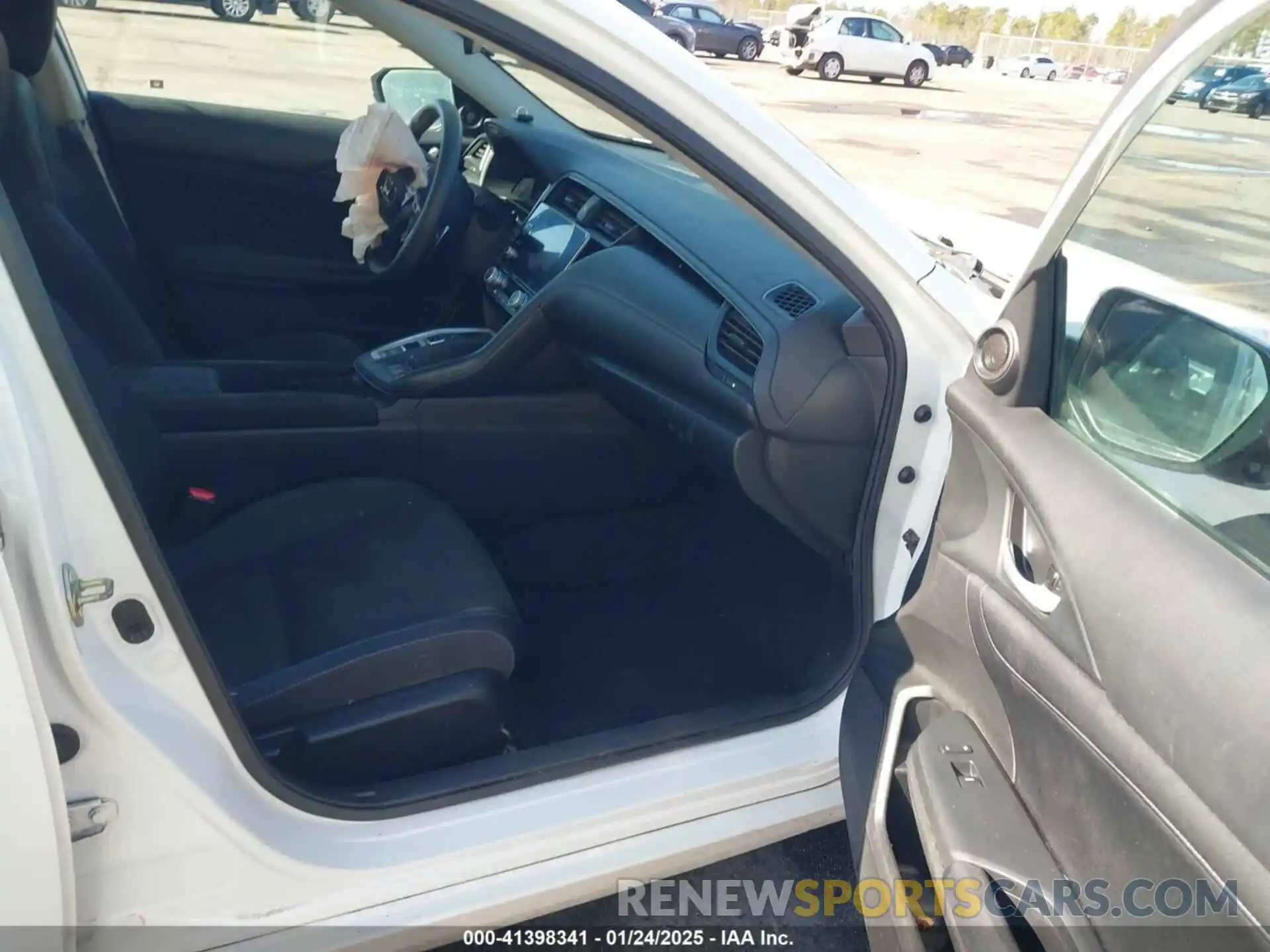 5 Photograph of a damaged car 19XZE4F50KE001436 HONDA INSIGHT 2019