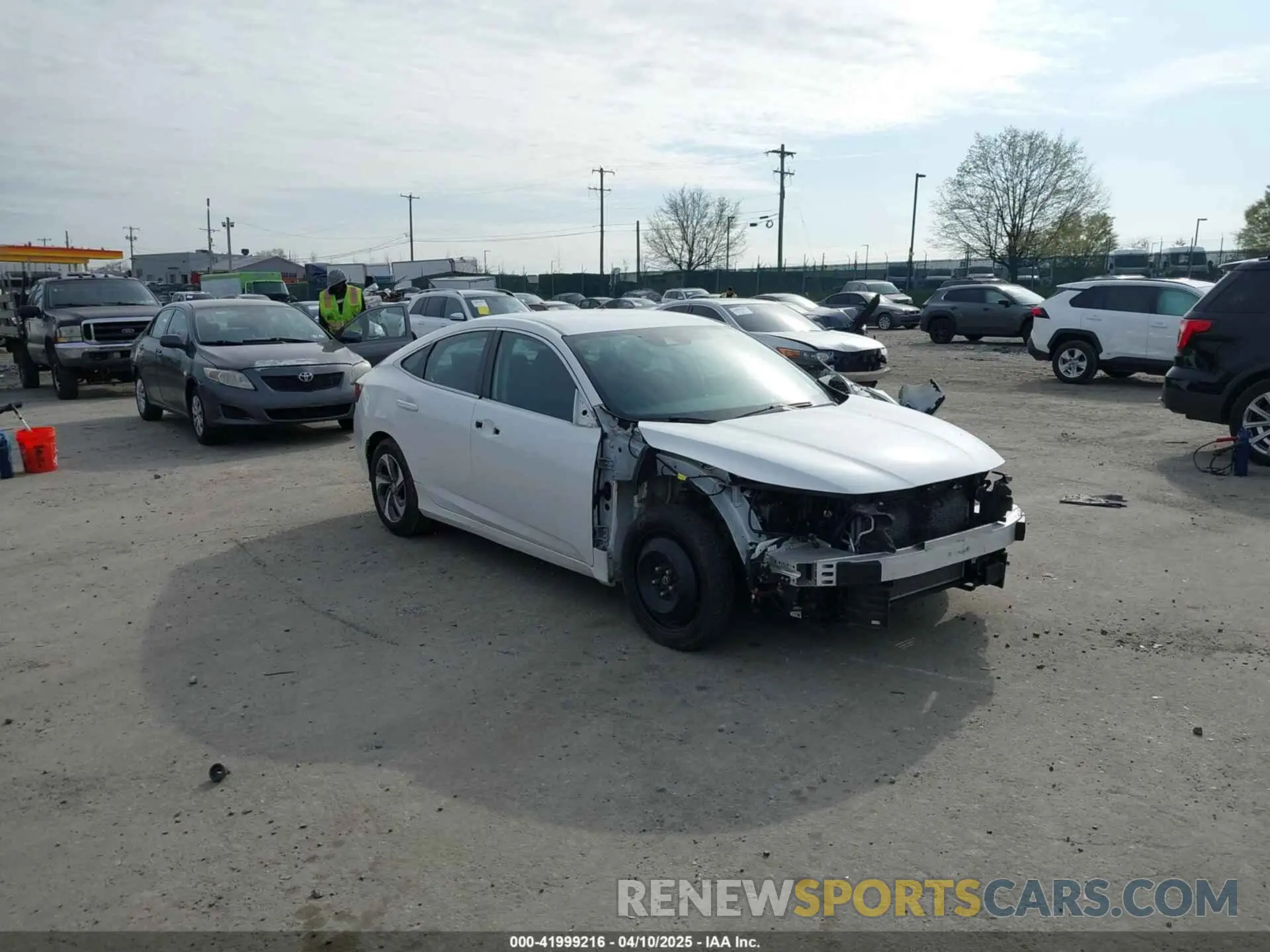 1 Photograph of a damaged car 19XZE4F50KE010136 HONDA INSIGHT 2019