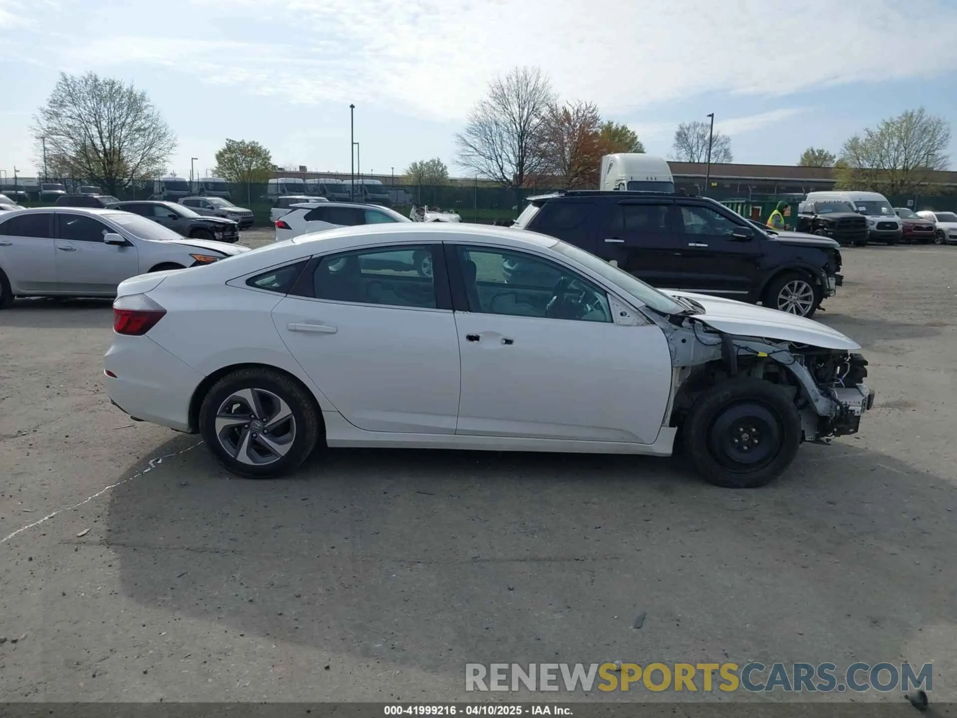 14 Photograph of a damaged car 19XZE4F50KE010136 HONDA INSIGHT 2019