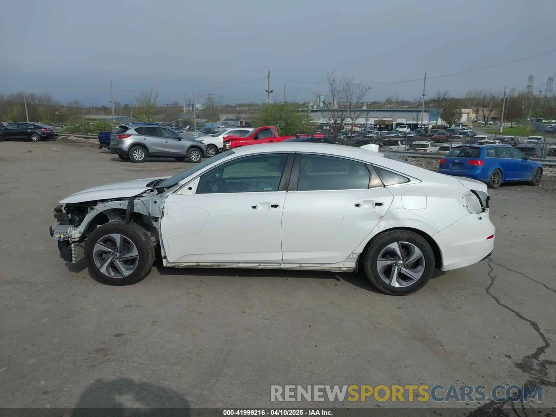 6 Photograph of a damaged car 19XZE4F50KE010136 HONDA INSIGHT 2019
