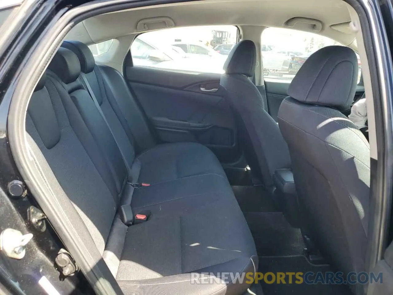 10 Photograph of a damaged car 19XZE4F50KE026174 HONDA INSIGHT 2019