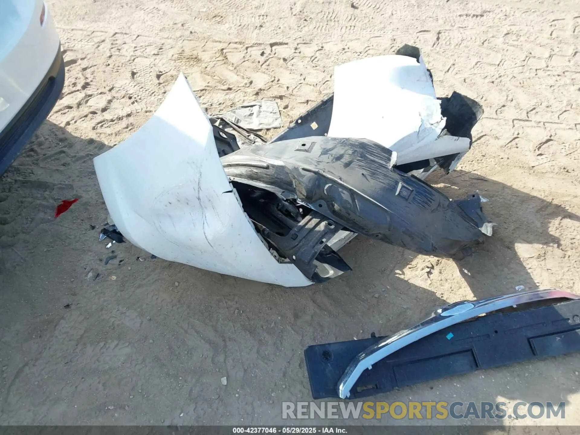 12 Photograph of a damaged car 19XZE4F50KE027924 HONDA INSIGHT 2019