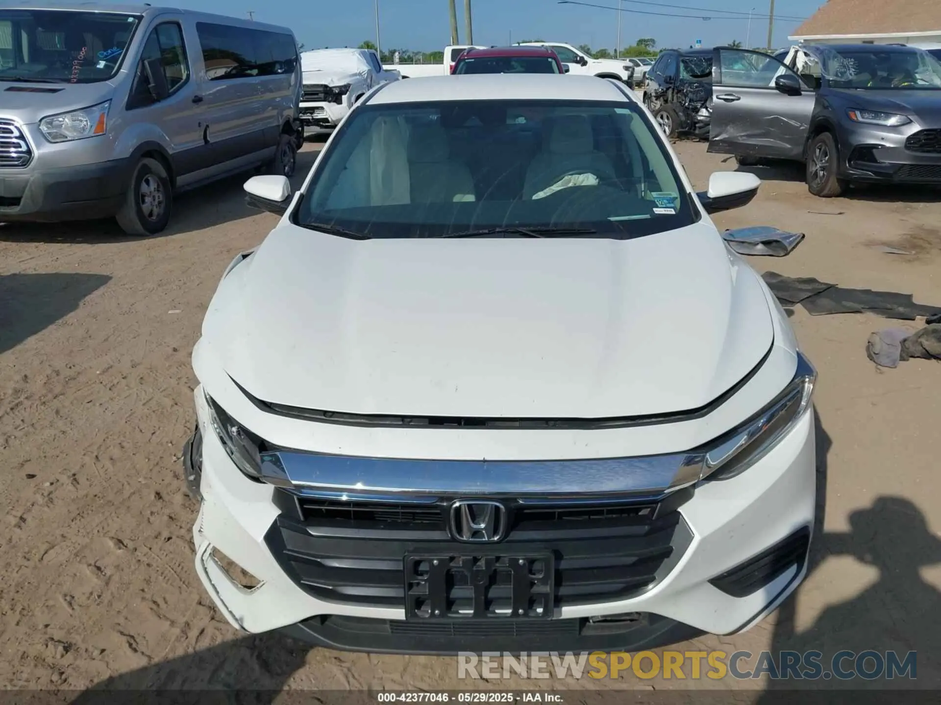 13 Photograph of a damaged car 19XZE4F50KE027924 HONDA INSIGHT 2019