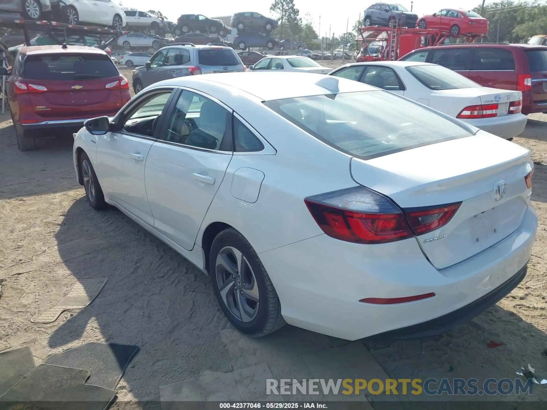 3 Photograph of a damaged car 19XZE4F50KE027924 HONDA INSIGHT 2019