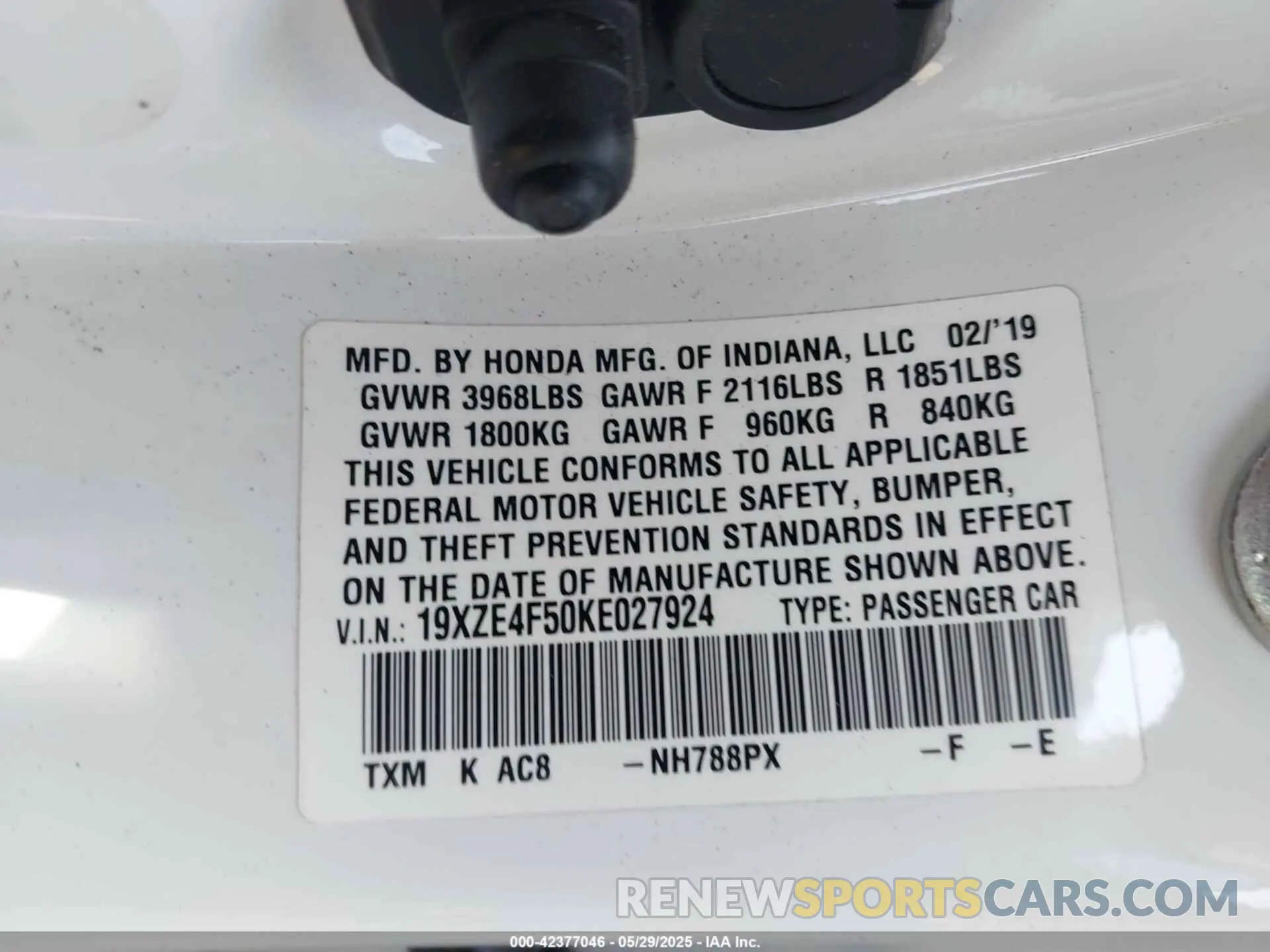 9 Photograph of a damaged car 19XZE4F50KE027924 HONDA INSIGHT 2019