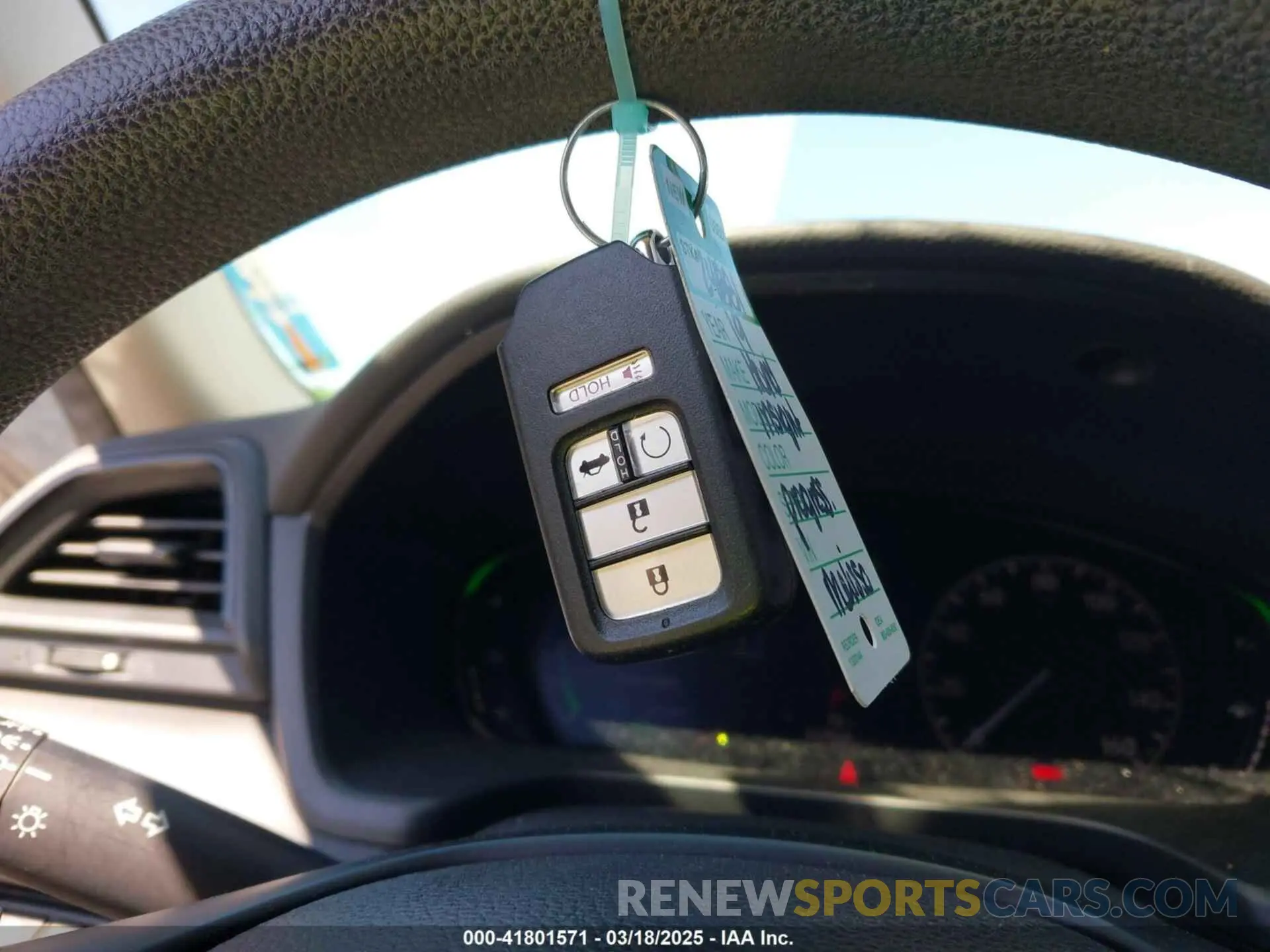 11 Photograph of a damaged car 19XZE4F50KE029494 HONDA INSIGHT 2019