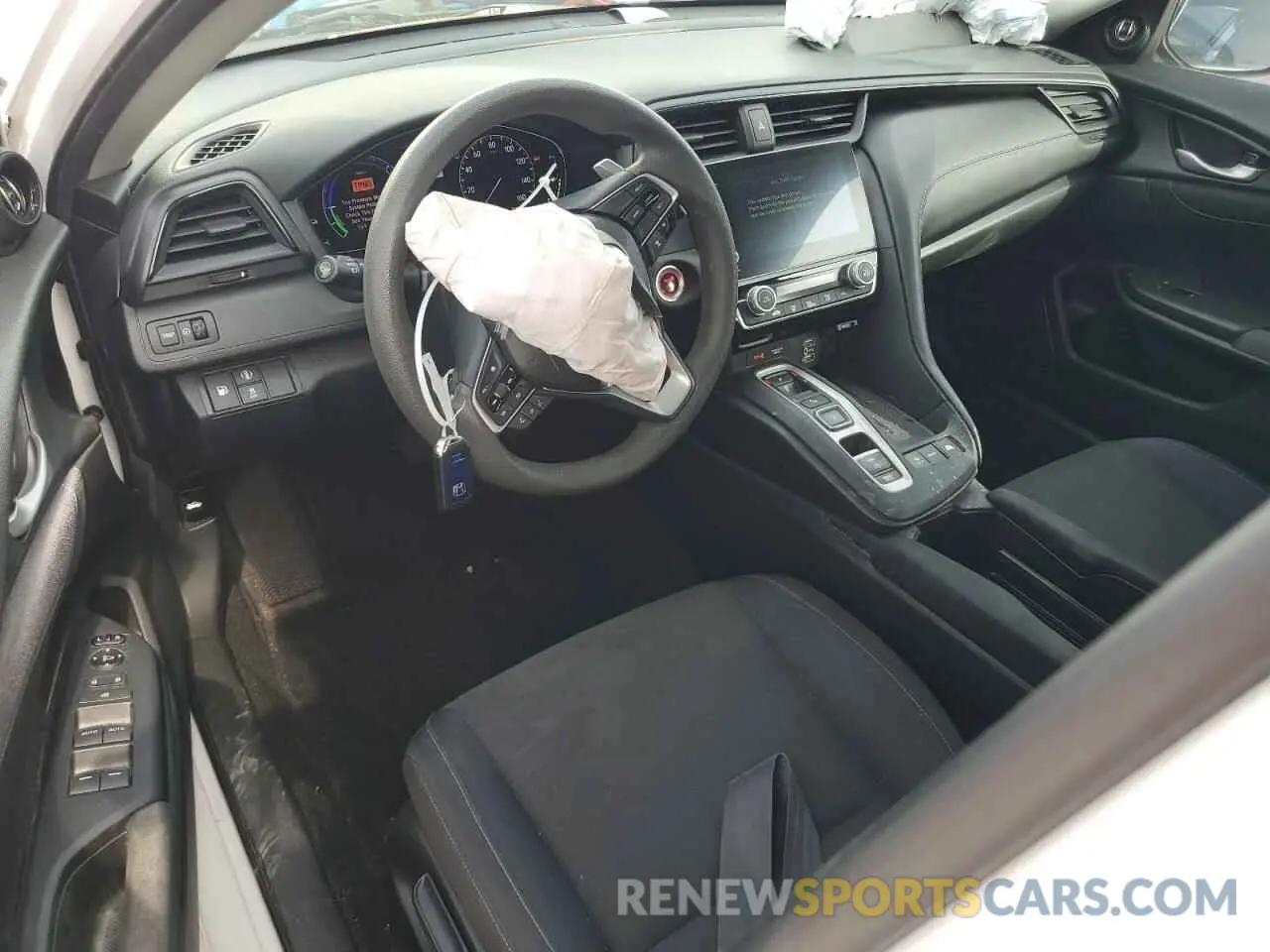 8 Photograph of a damaged car 19XZE4F50KE033304 HONDA INSIGHT 2019