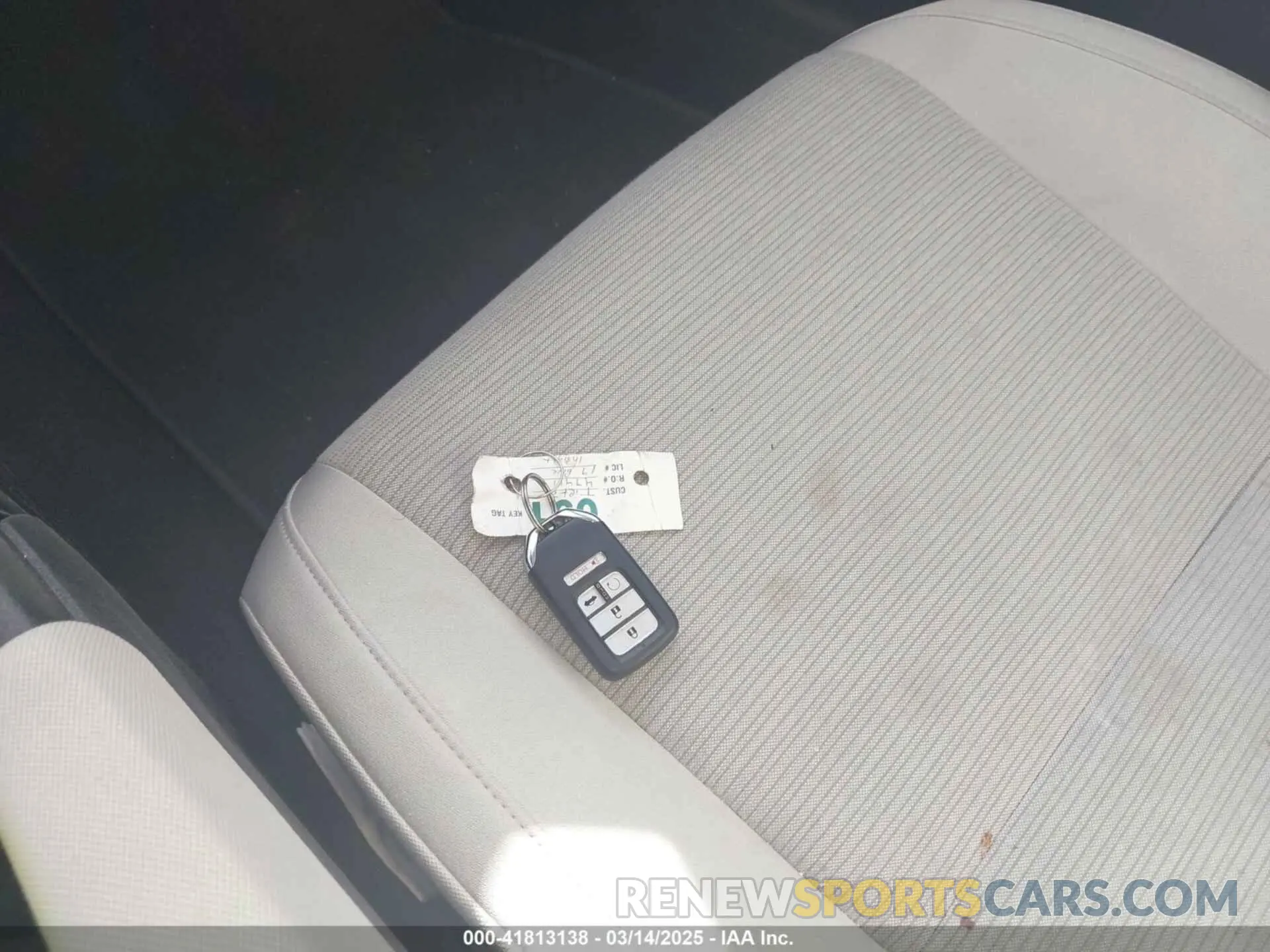 11 Photograph of a damaged car 19XZE4F51KE022571 HONDA INSIGHT 2019