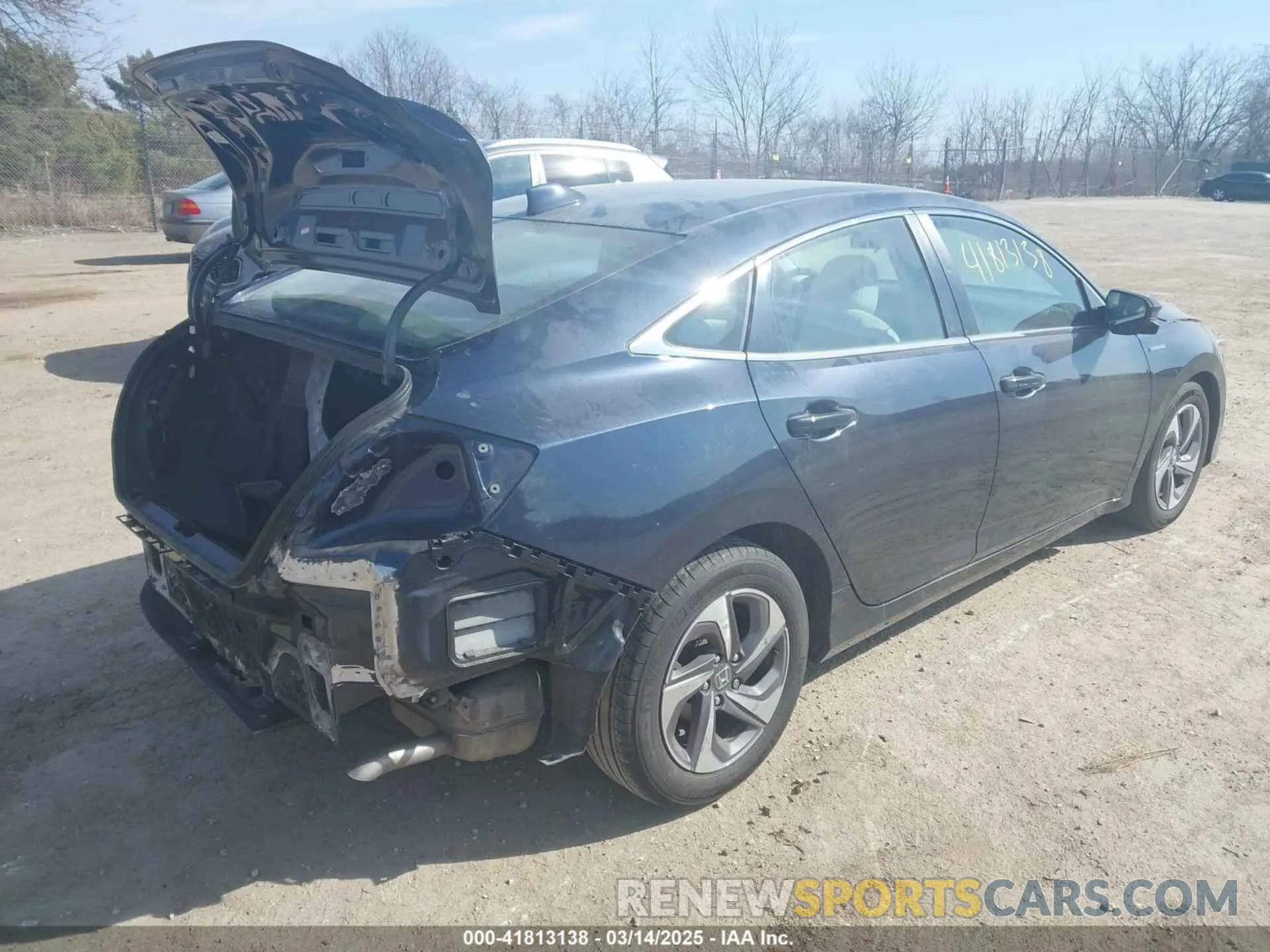 4 Photograph of a damaged car 19XZE4F51KE022571 HONDA INSIGHT 2019