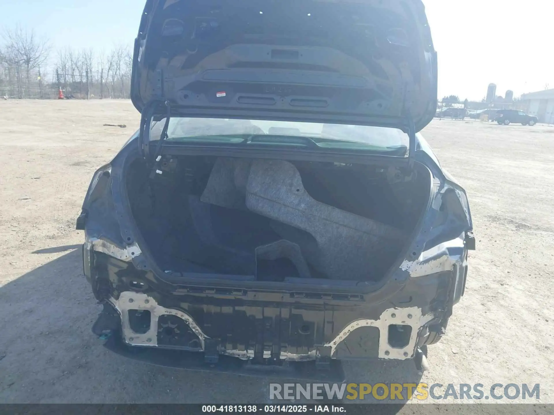 6 Photograph of a damaged car 19XZE4F51KE022571 HONDA INSIGHT 2019