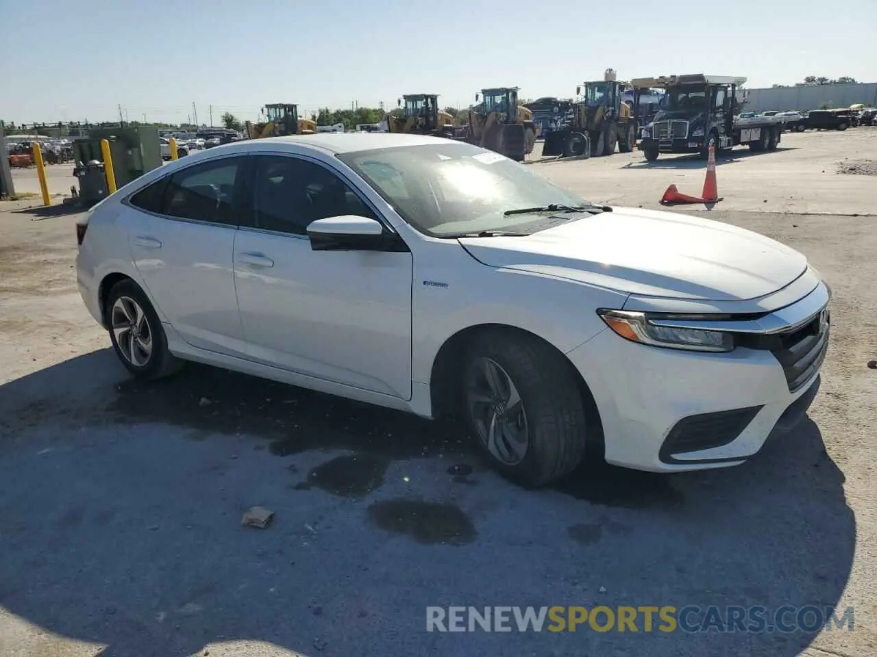 4 Photograph of a damaged car 19XZE4F51KE027933 HONDA INSIGHT 2019