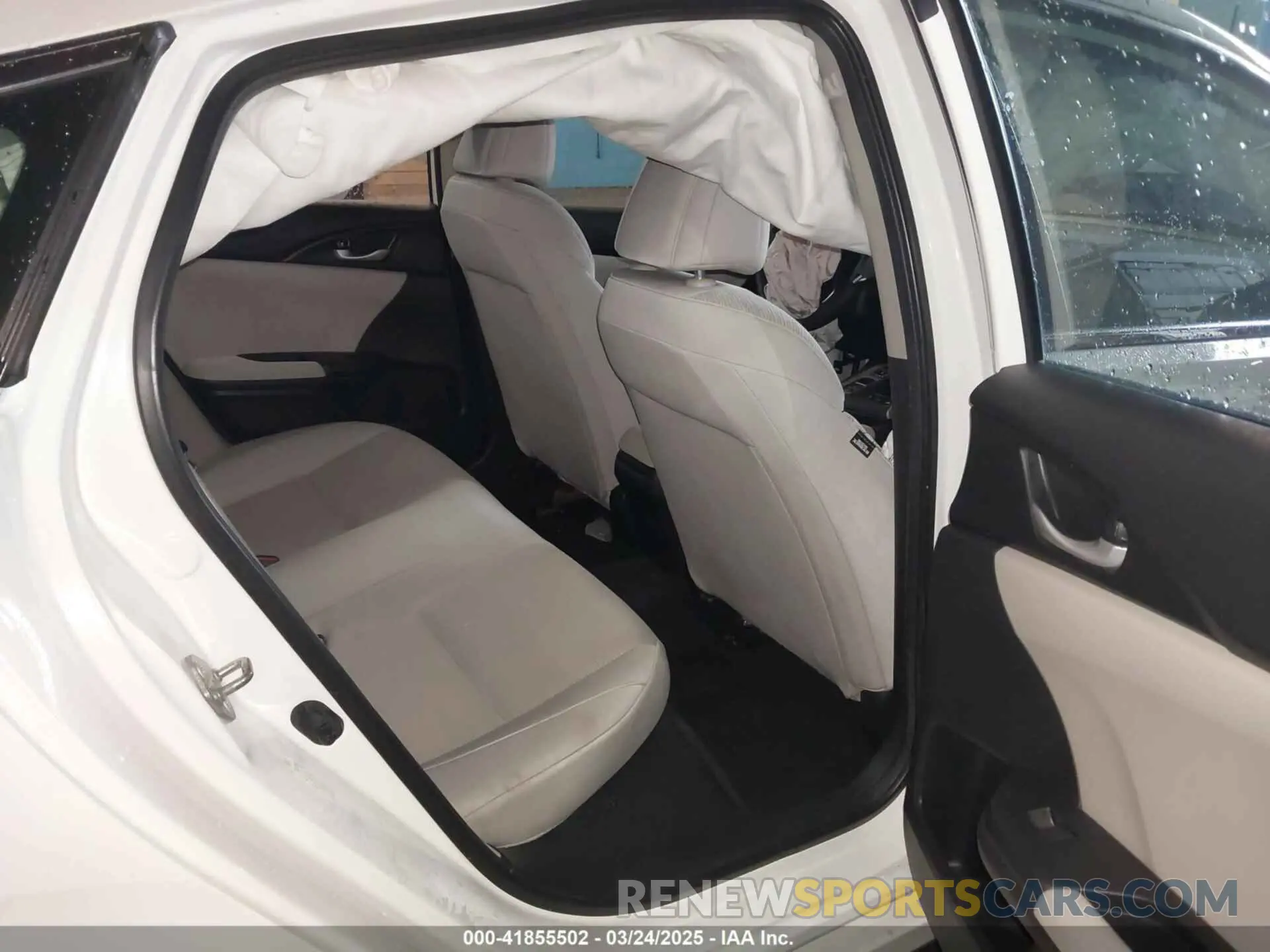 8 Photograph of a damaged car 19XZE4F52KE004774 HONDA INSIGHT 2019