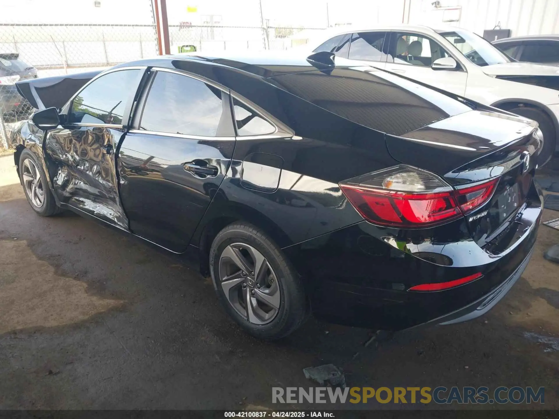 3 Photograph of a damaged car 19XZE4F52KE014737 HONDA INSIGHT 2019