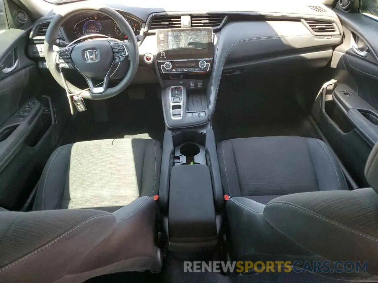 8 Photograph of a damaged car 19XZE4F52KE033983 HONDA INSIGHT 2019