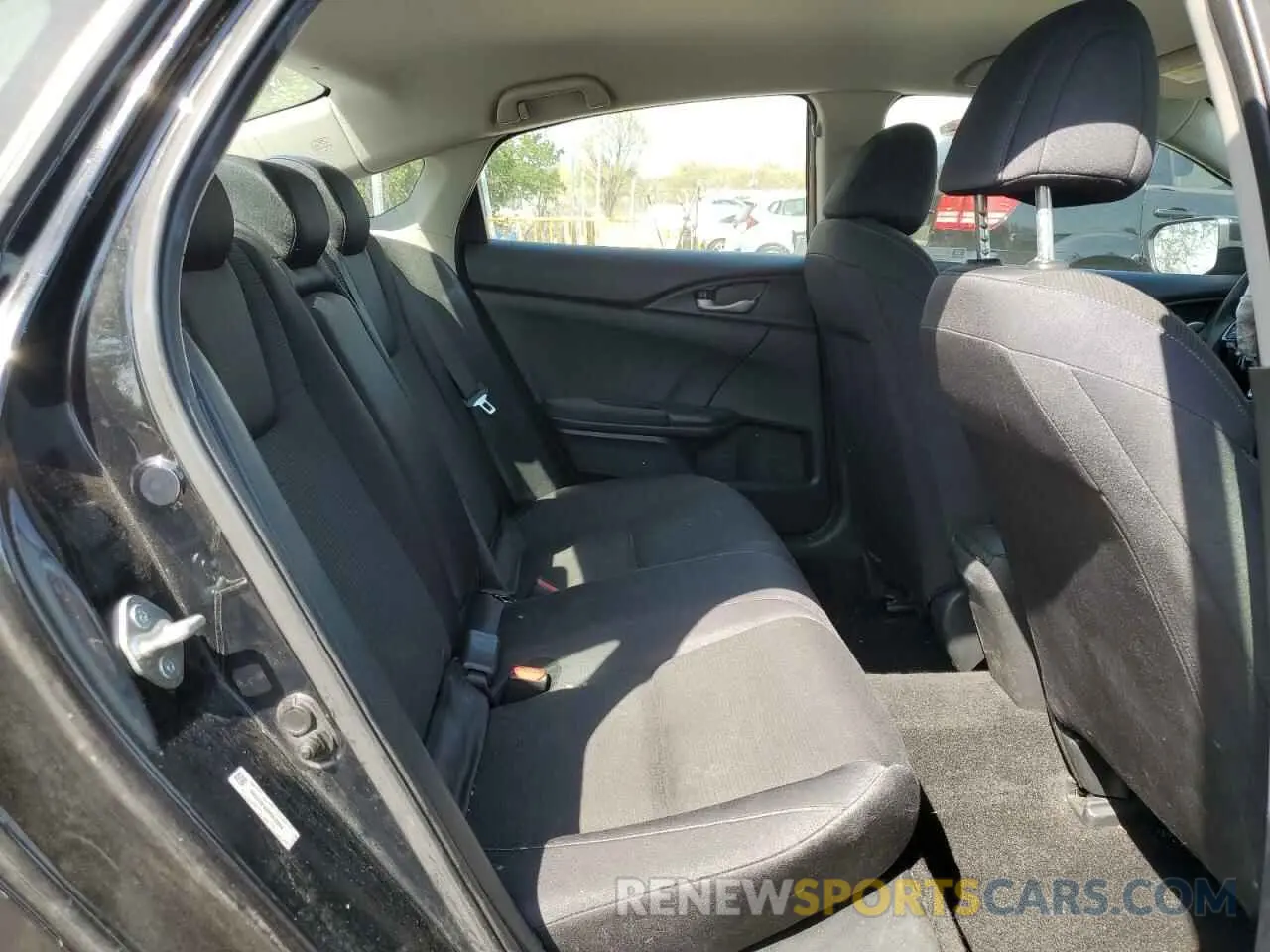 10 Photograph of a damaged car 19XZE4F53KE012804 HONDA INSIGHT 2019