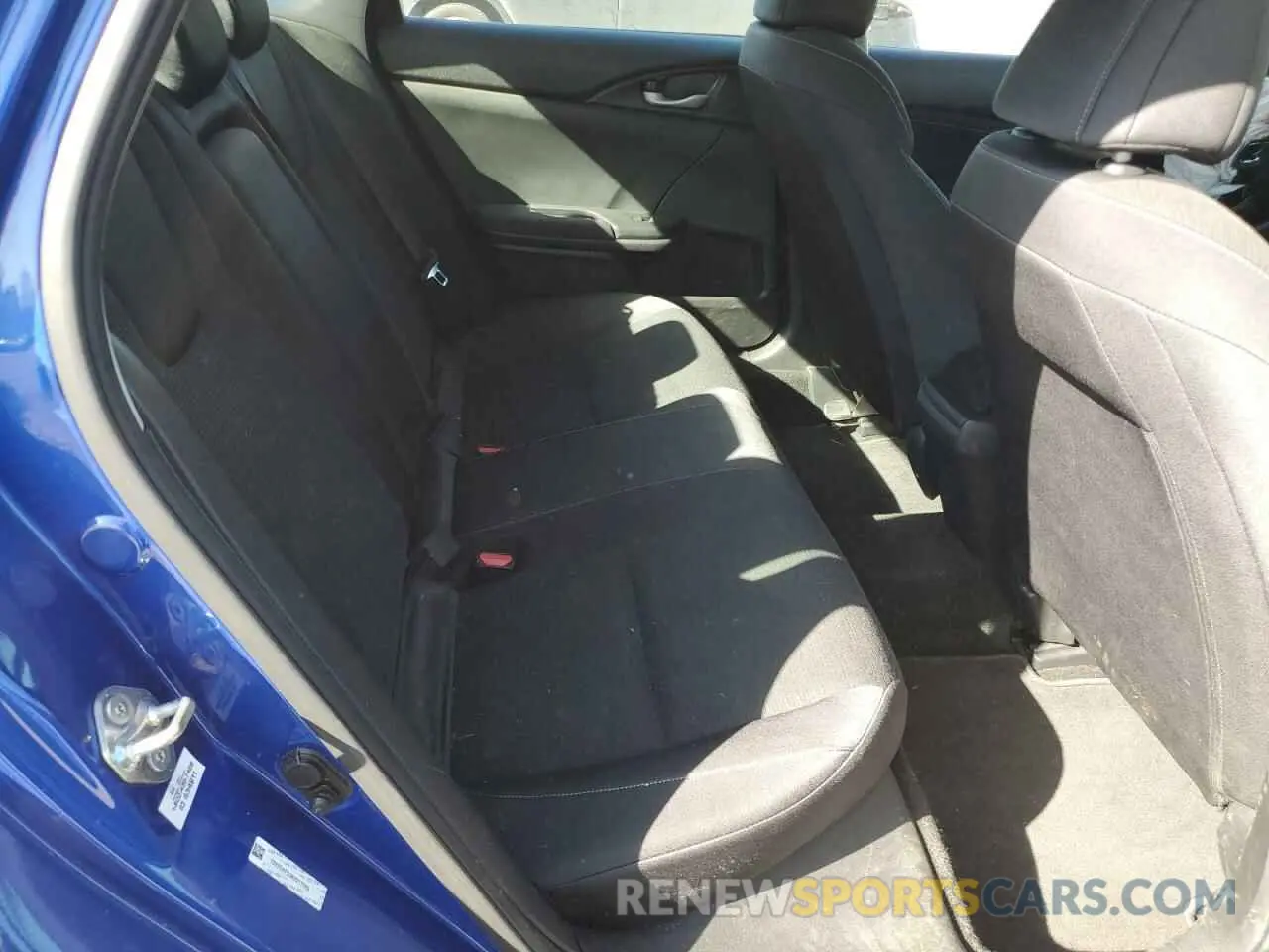 10 Photograph of a damaged car 19XZE4F53KE017565 HONDA INSIGHT 2019