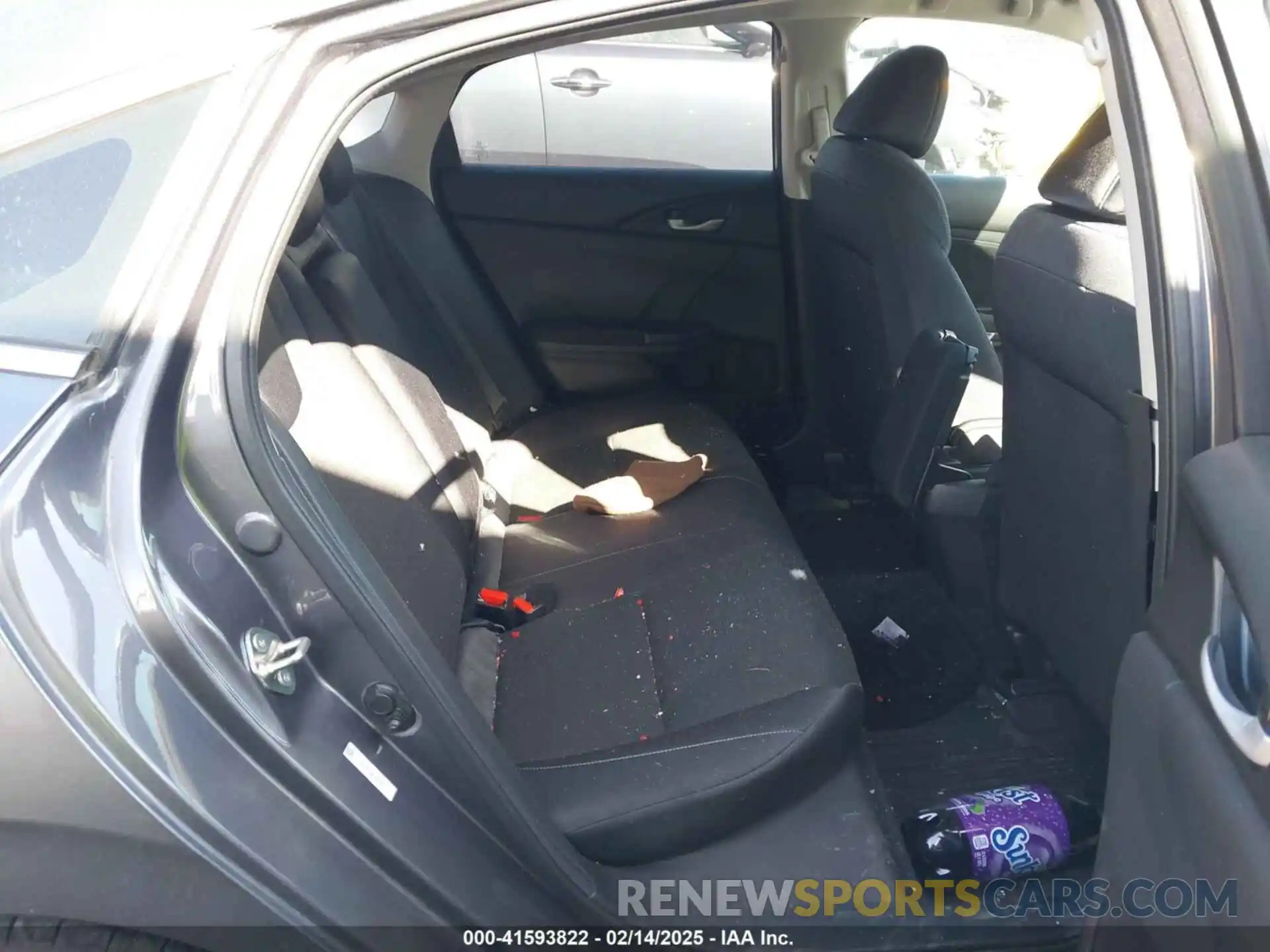 8 Photograph of a damaged car 19XZE4F53KE032762 HONDA INSIGHT 2019