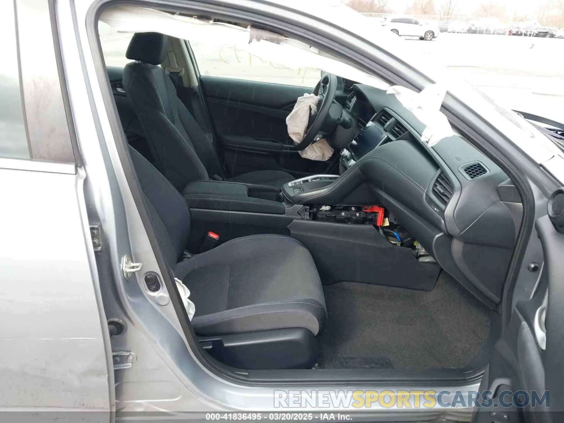 5 Photograph of a damaged car 19XZE4F54KE010155 HONDA INSIGHT 2019