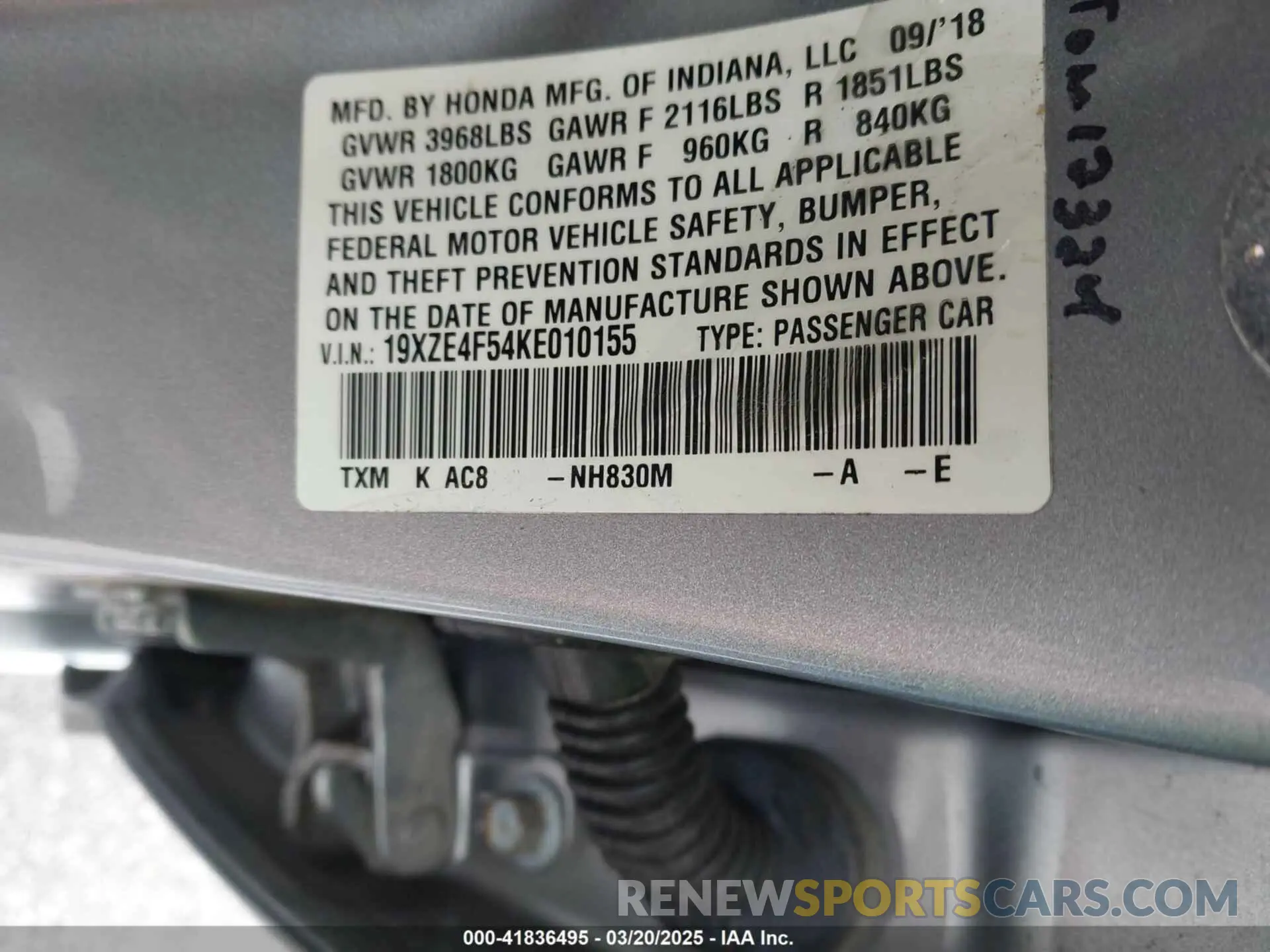 9 Photograph of a damaged car 19XZE4F54KE010155 HONDA INSIGHT 2019