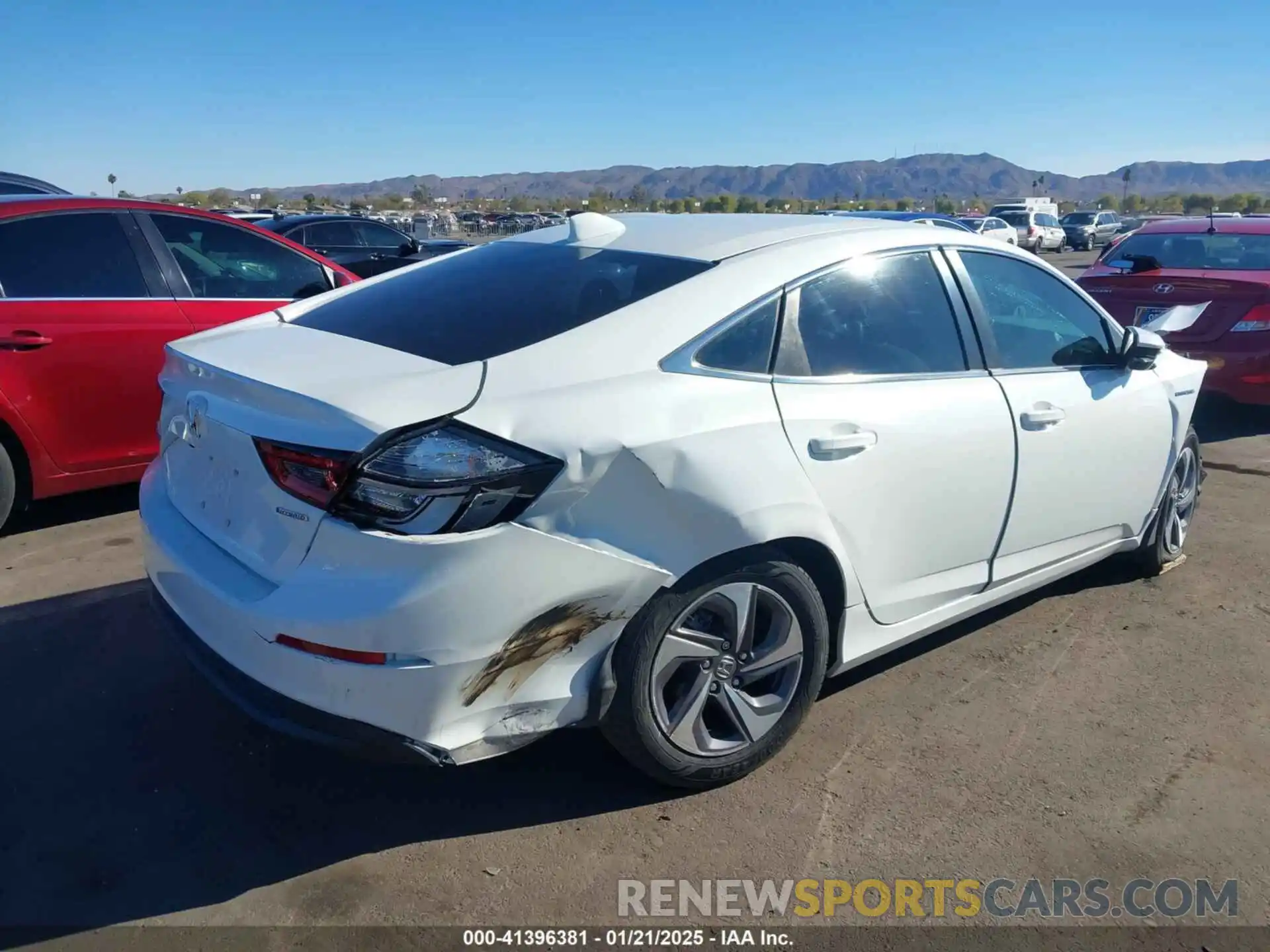 4 Photograph of a damaged car 19XZE4F54KE022533 HONDA INSIGHT 2019