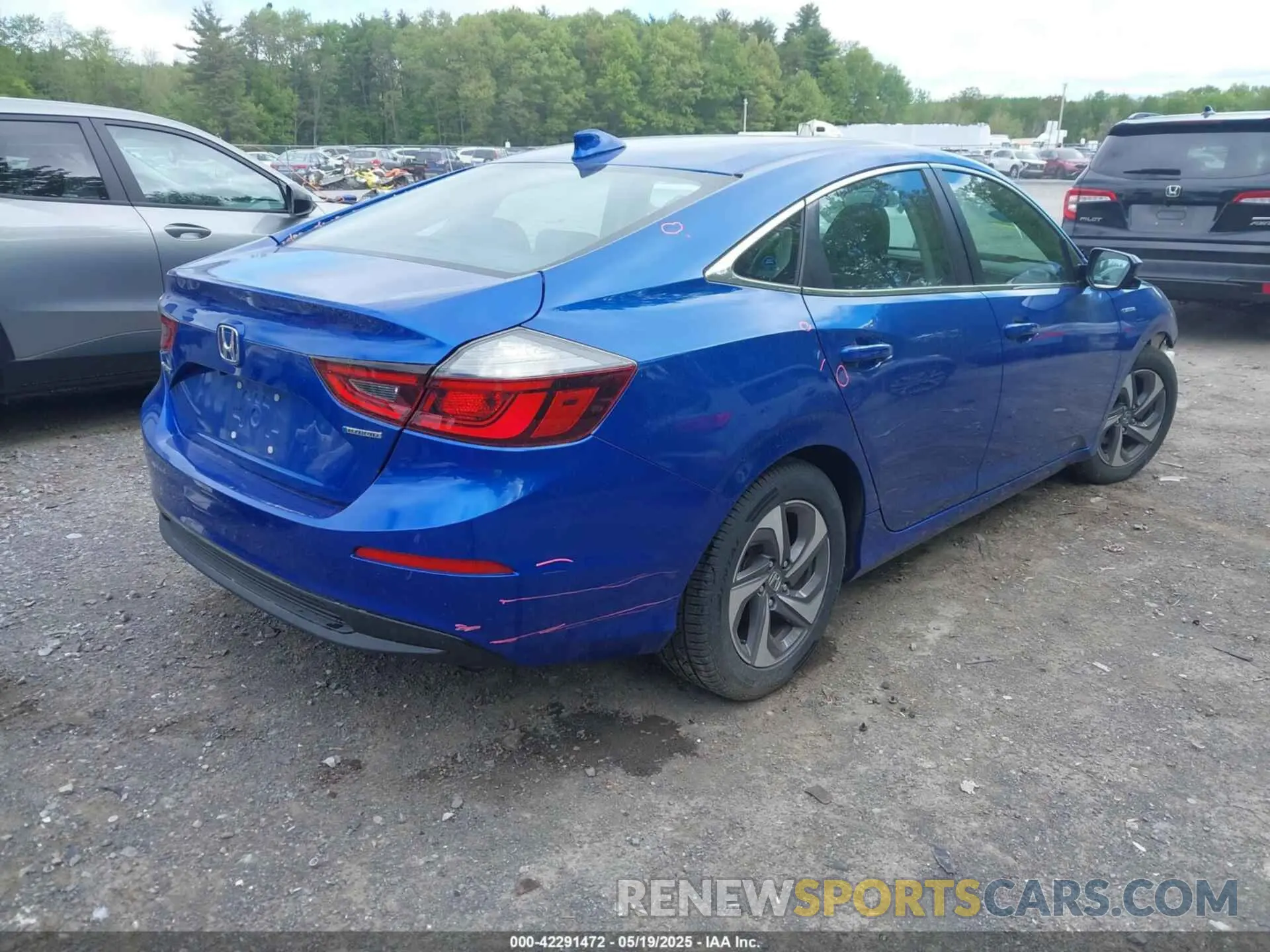 4 Photograph of a damaged car 19XZE4F55KE022055 HONDA INSIGHT 2019