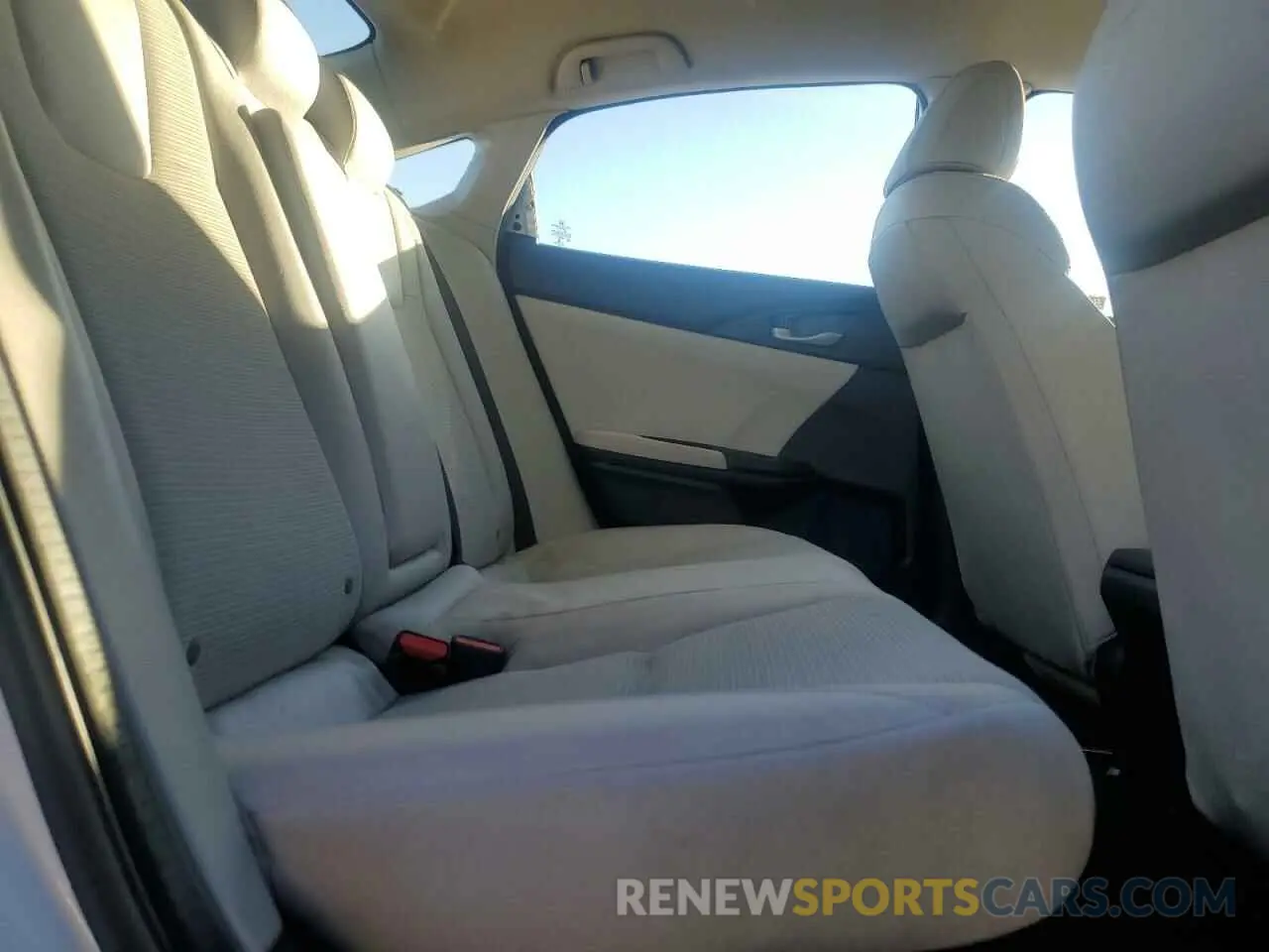 10 Photograph of a damaged car 19XZE4F55KE028941 HONDA INSIGHT 2019