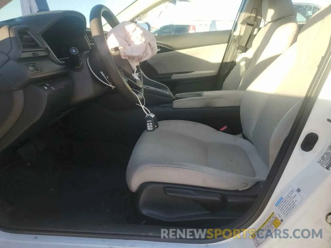 7 Photograph of a damaged car 19XZE4F55KE028941 HONDA INSIGHT 2019