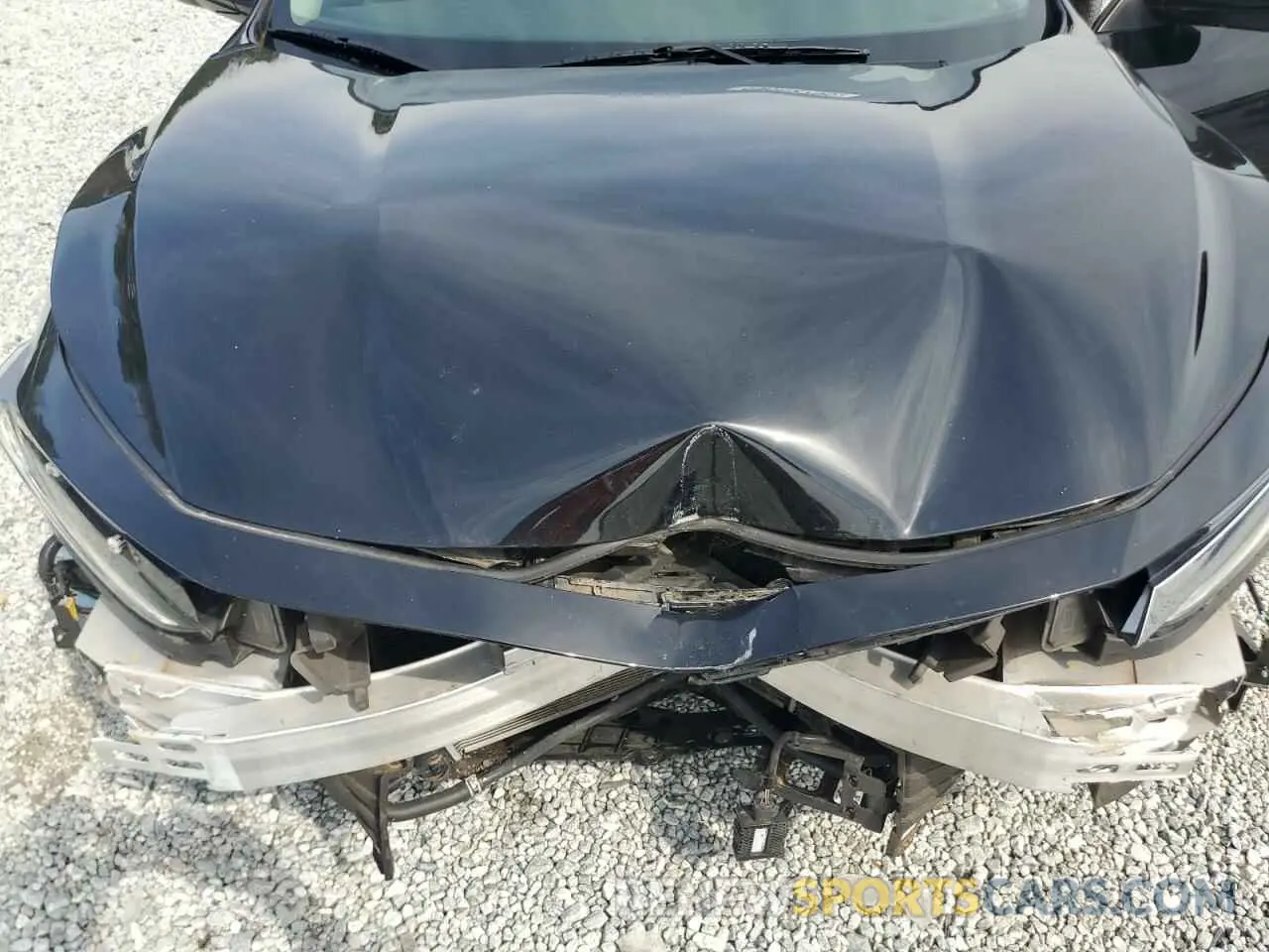 11 Photograph of a damaged car 19XZE4F55KE031676 HONDA INSIGHT 2019