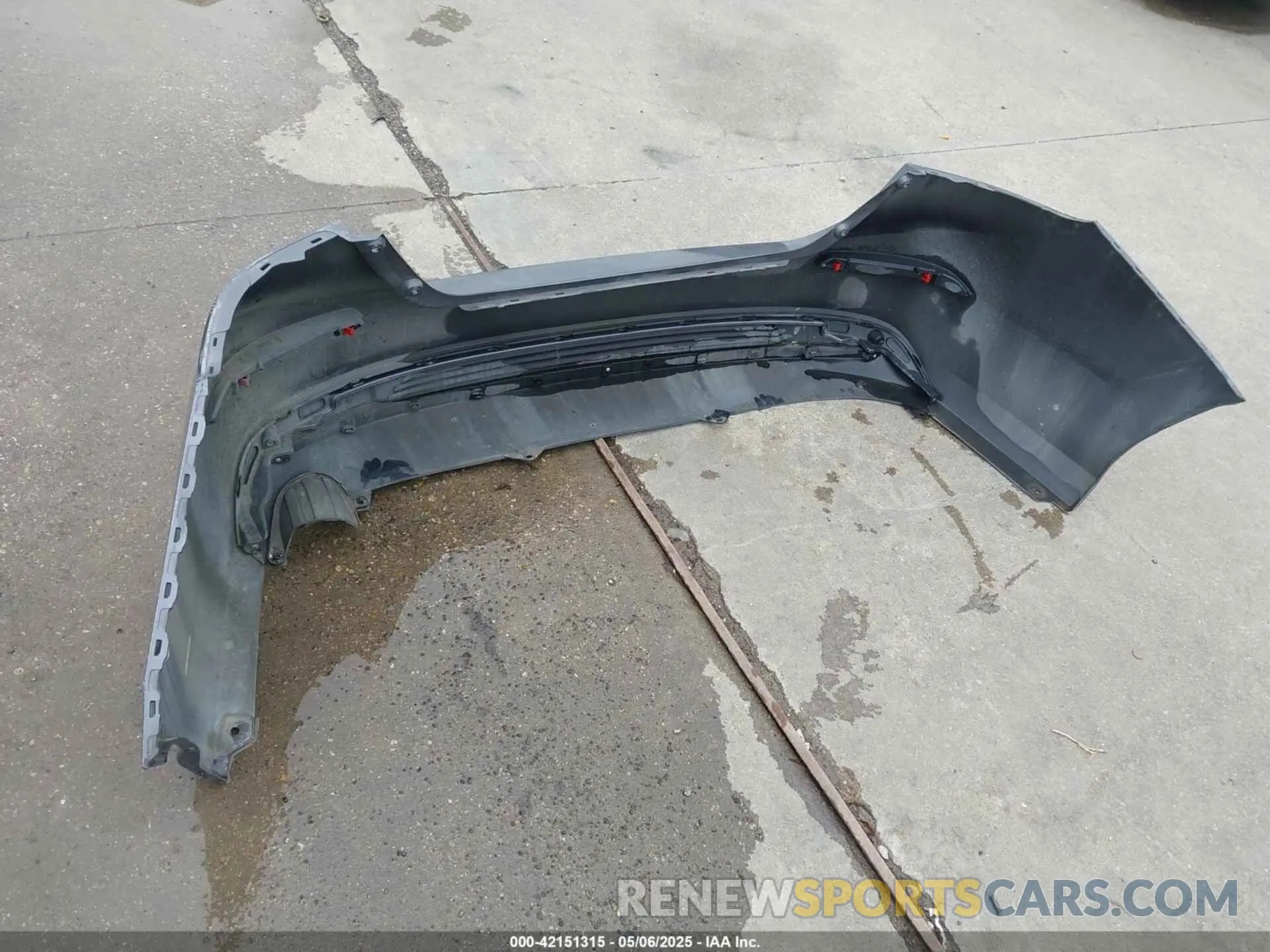 12 Photograph of a damaged car 19XZE4F56KE025837 HONDA INSIGHT 2019