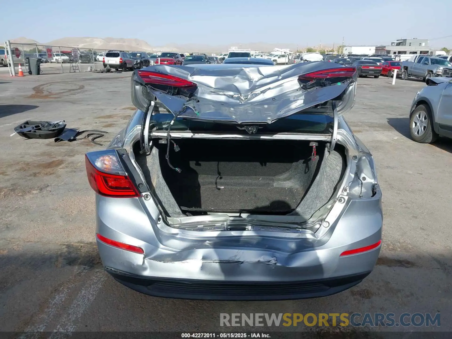 16 Photograph of a damaged car 19XZE4F57KE018251 HONDA INSIGHT 2019