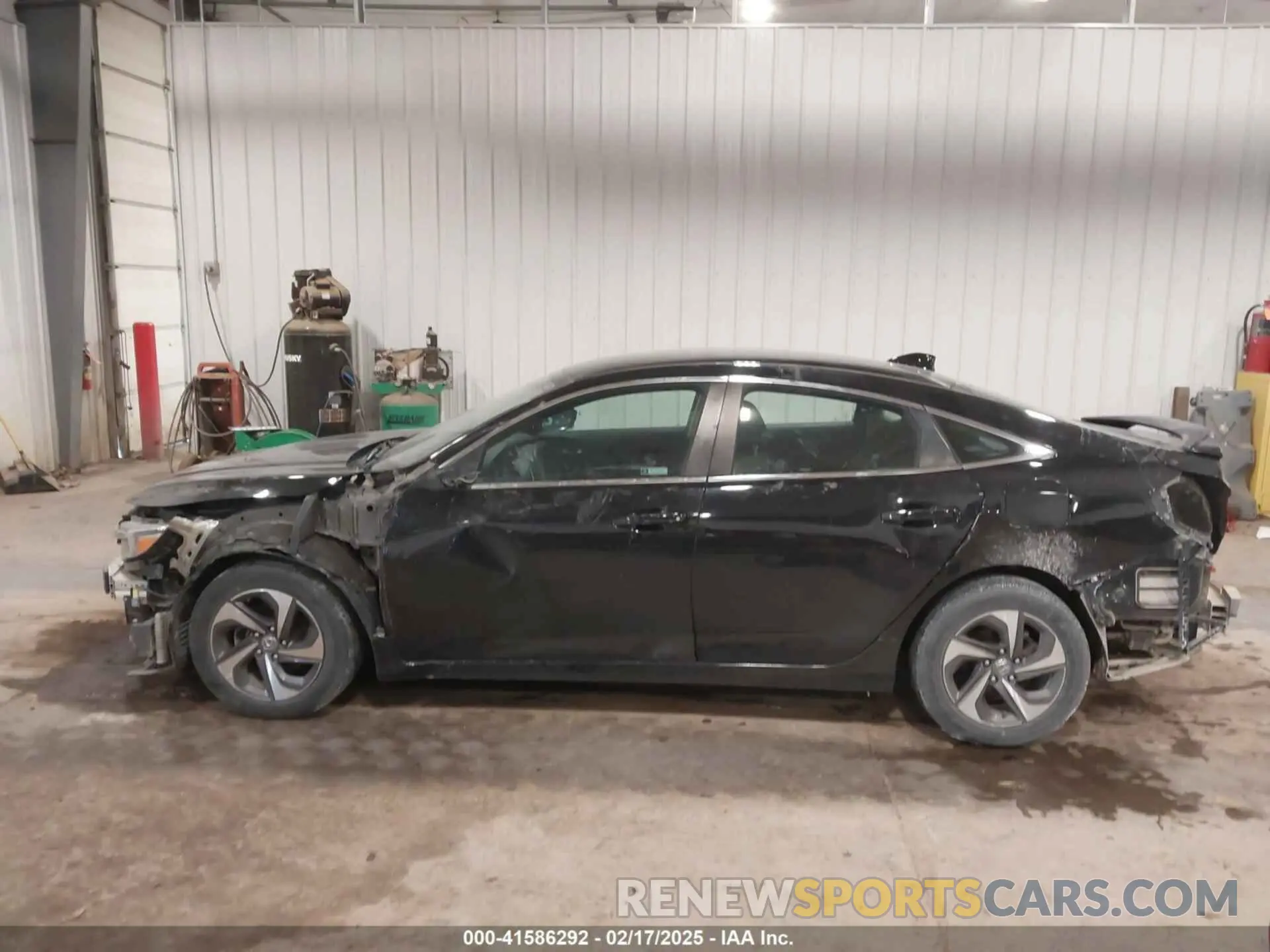 14 Photograph of a damaged car 19XZE4F57KE029475 HONDA INSIGHT 2019