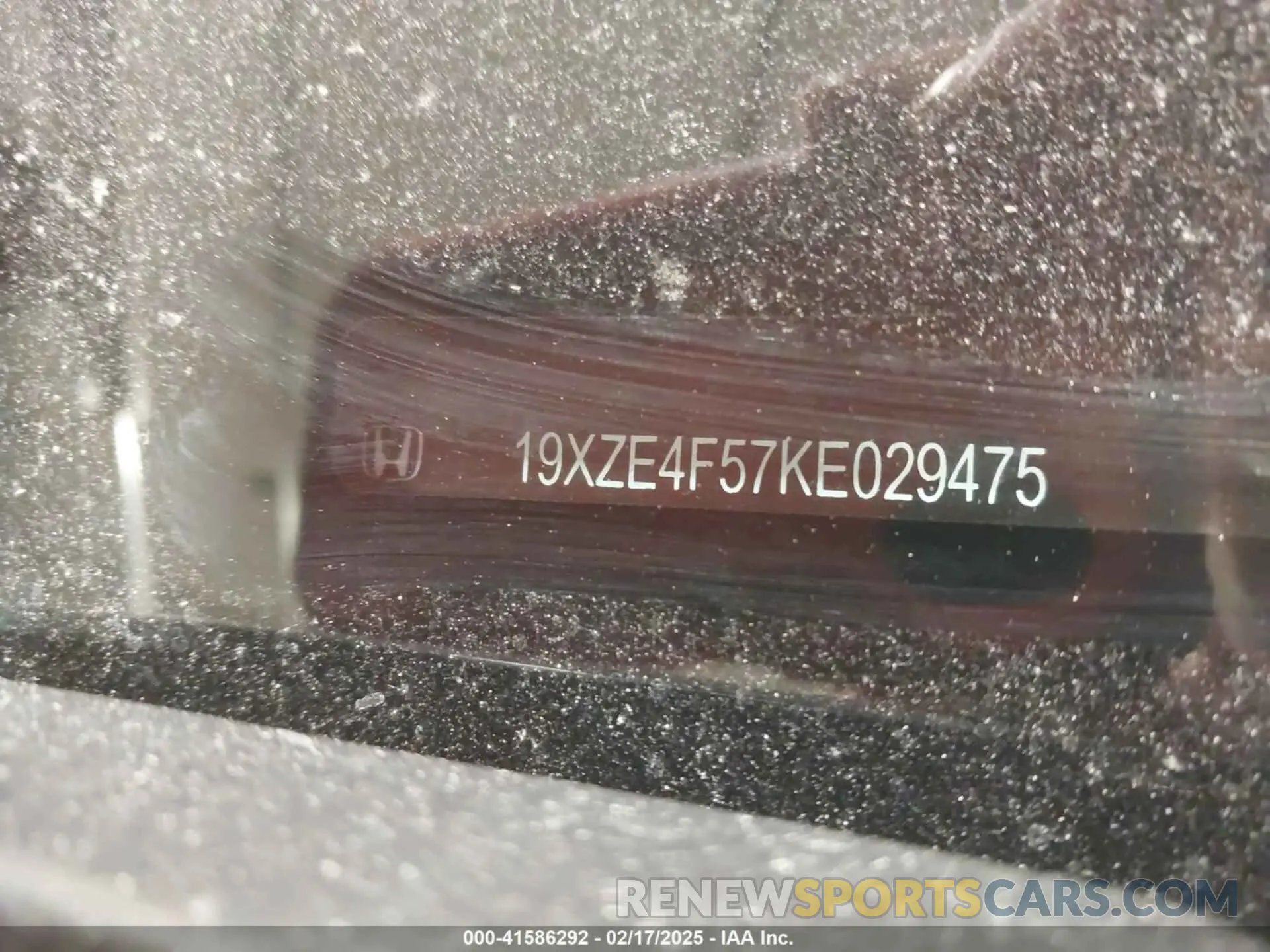 9 Photograph of a damaged car 19XZE4F57KE029475 HONDA INSIGHT 2019