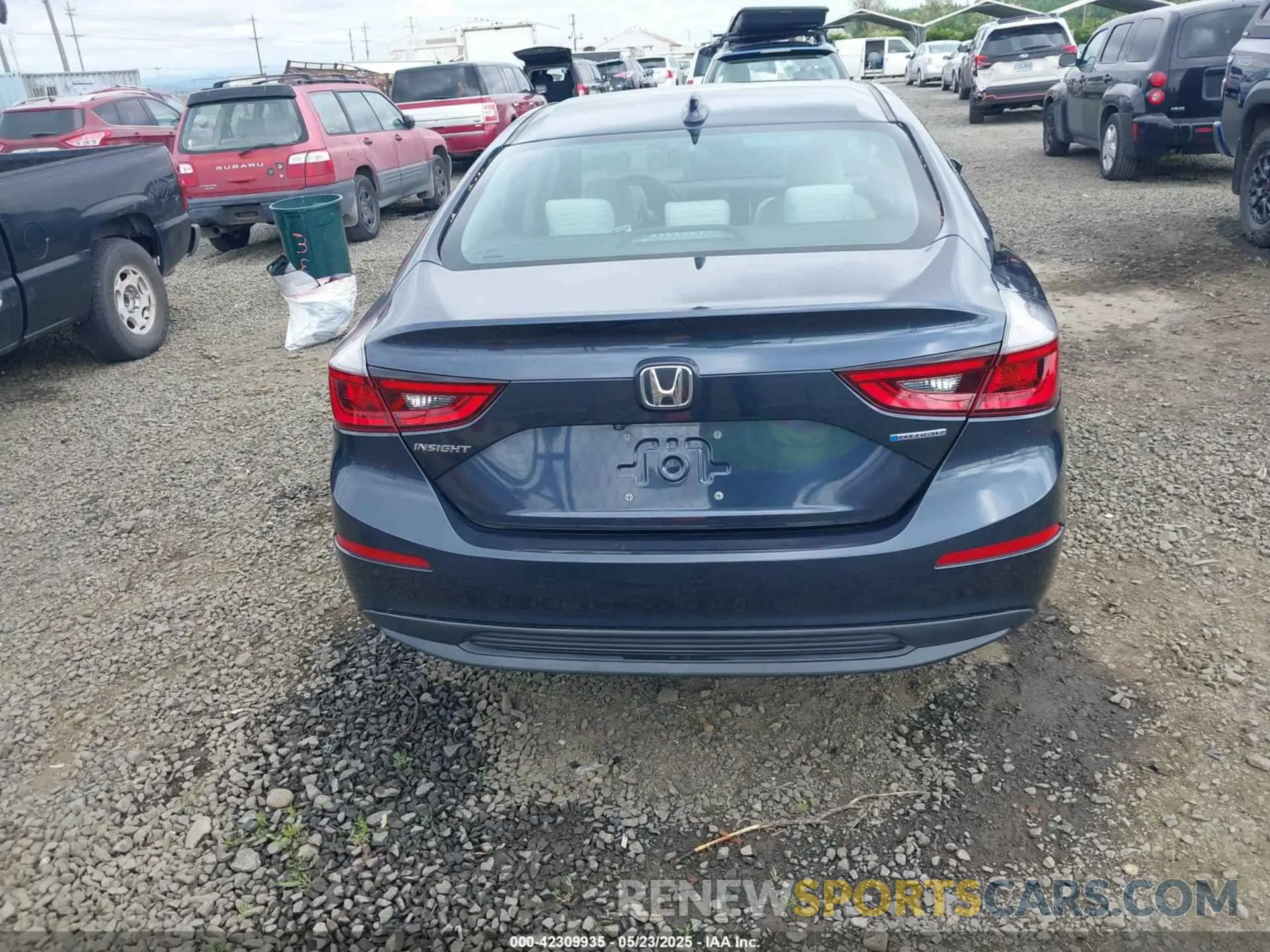 16 Photograph of a damaged car 19XZE4F57KE031887 HONDA INSIGHT 2019