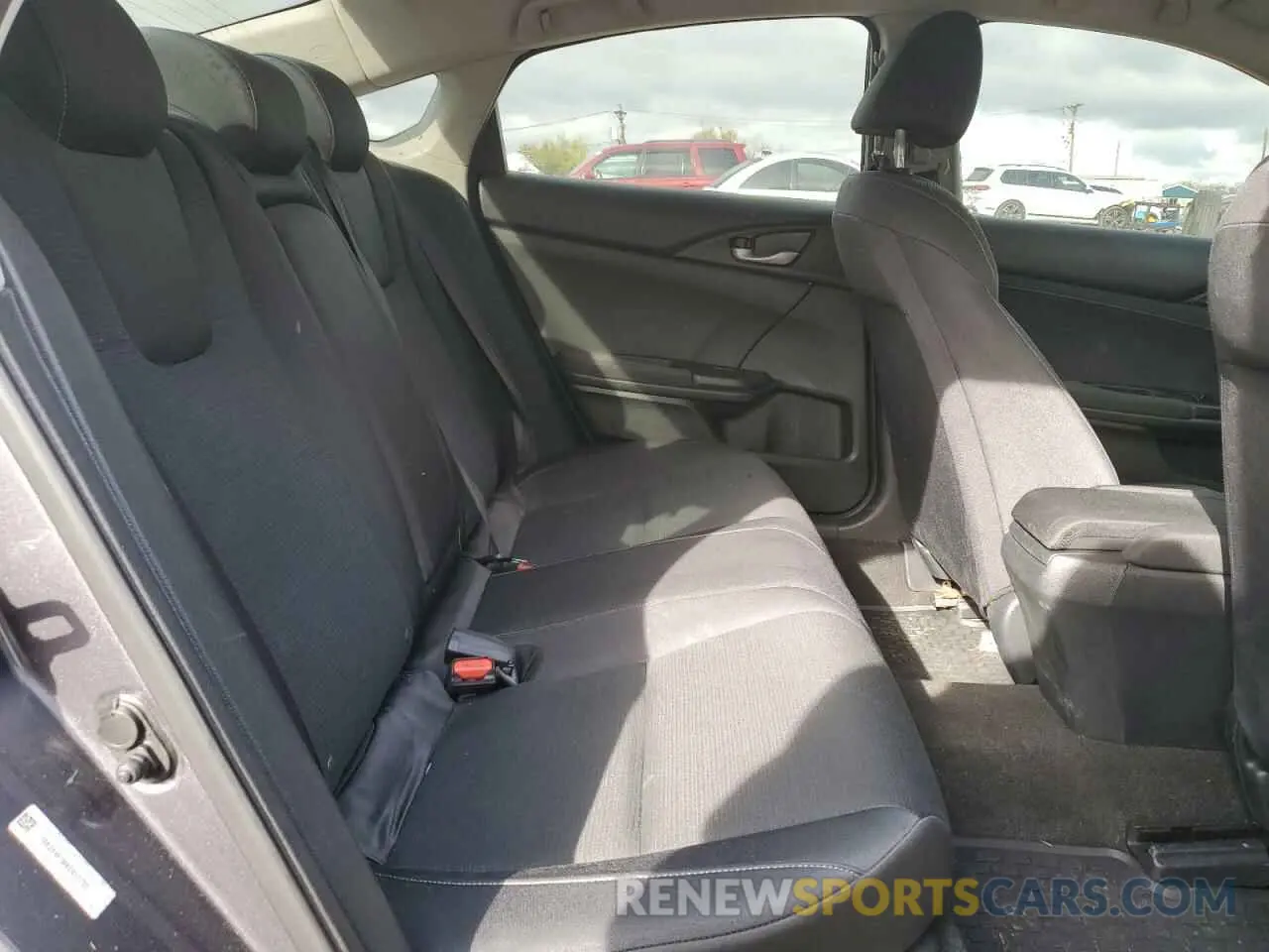 10 Photograph of a damaged car 19XZE4F58KE017755 HONDA INSIGHT 2019