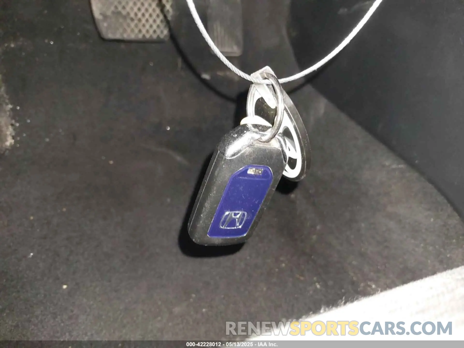 11 Photograph of a damaged car 19XZE4F59KE001869 HONDA INSIGHT 2019