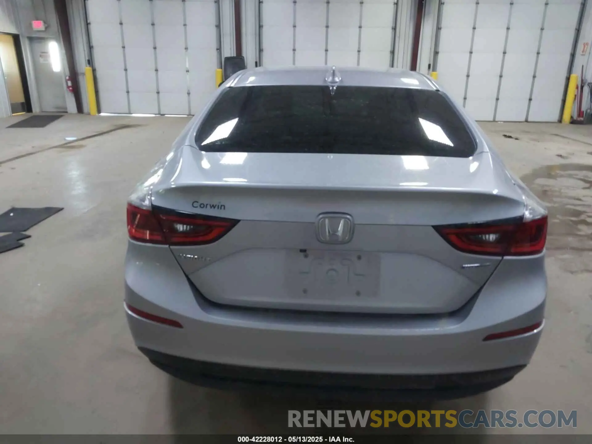 17 Photograph of a damaged car 19XZE4F59KE001869 HONDA INSIGHT 2019