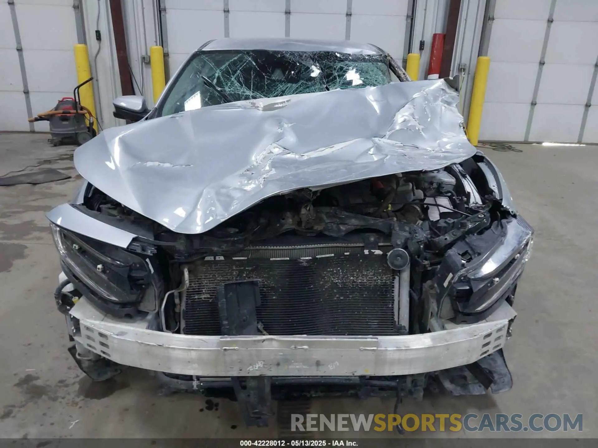 6 Photograph of a damaged car 19XZE4F59KE001869 HONDA INSIGHT 2019