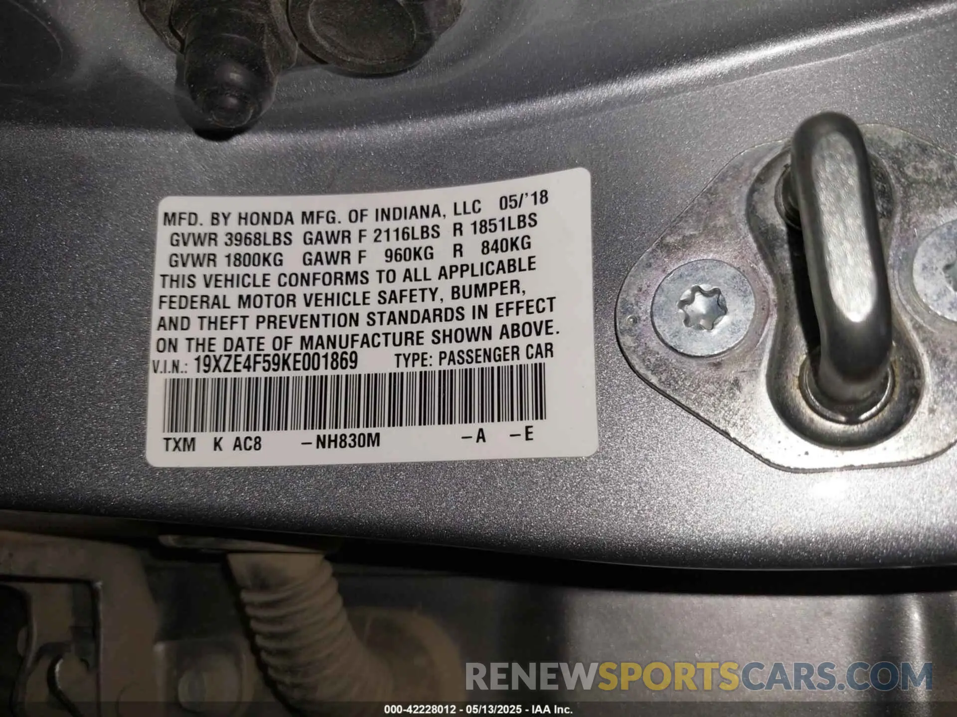 9 Photograph of a damaged car 19XZE4F59KE001869 HONDA INSIGHT 2019