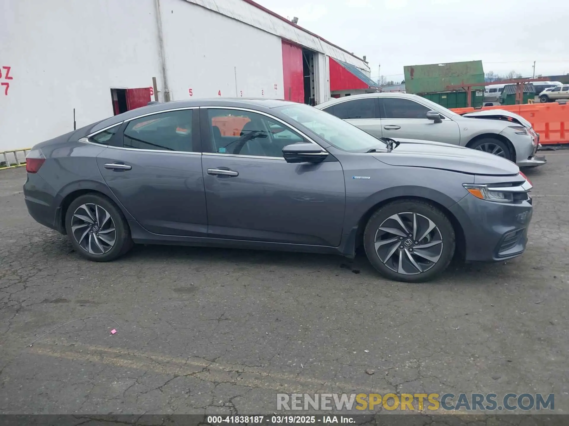 13 Photograph of a damaged car 19XZE4F90KE020510 HONDA INSIGHT 2019